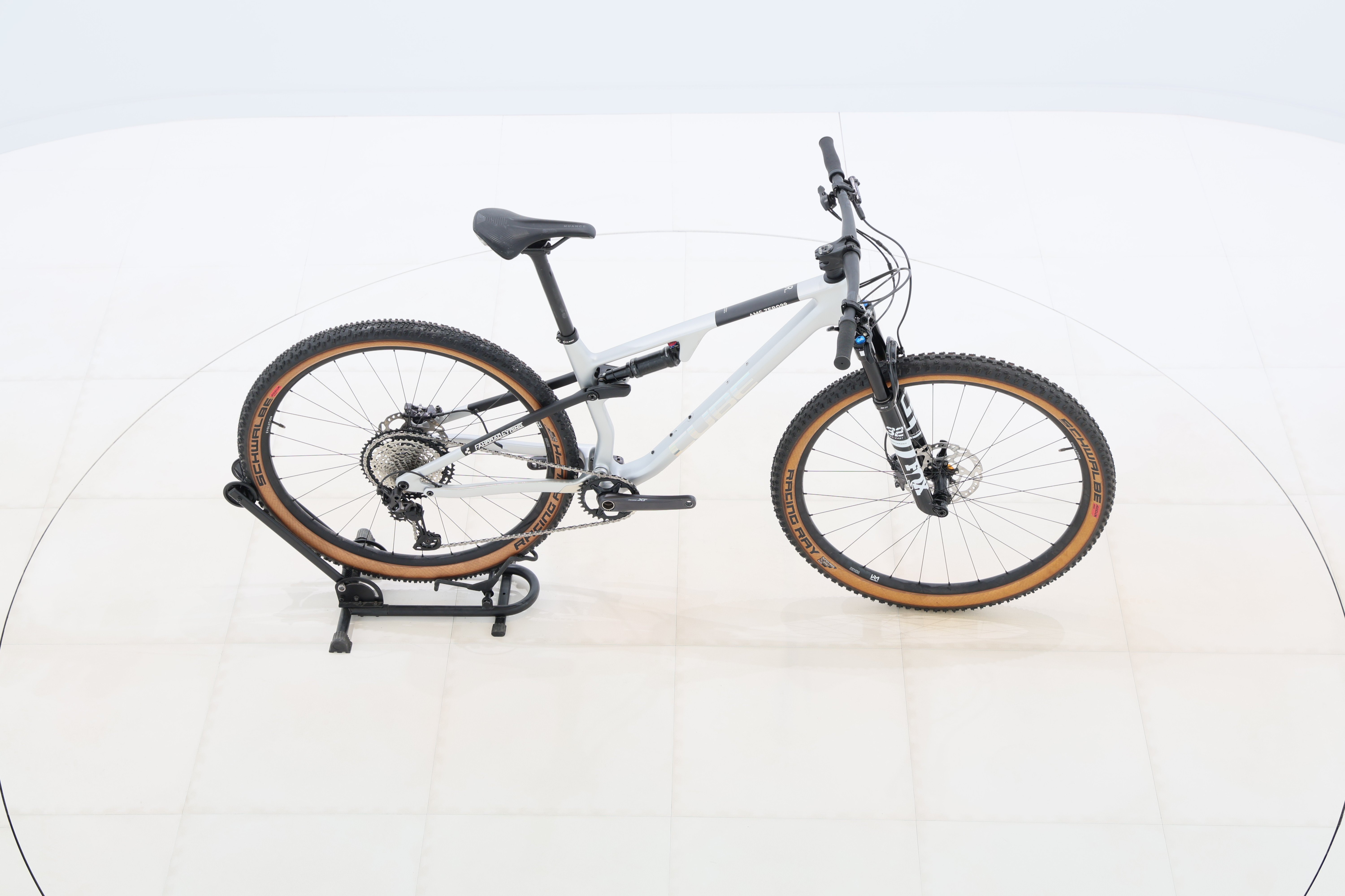 2a6518ad-d9fd-40f8-b16c-d918db6c63af