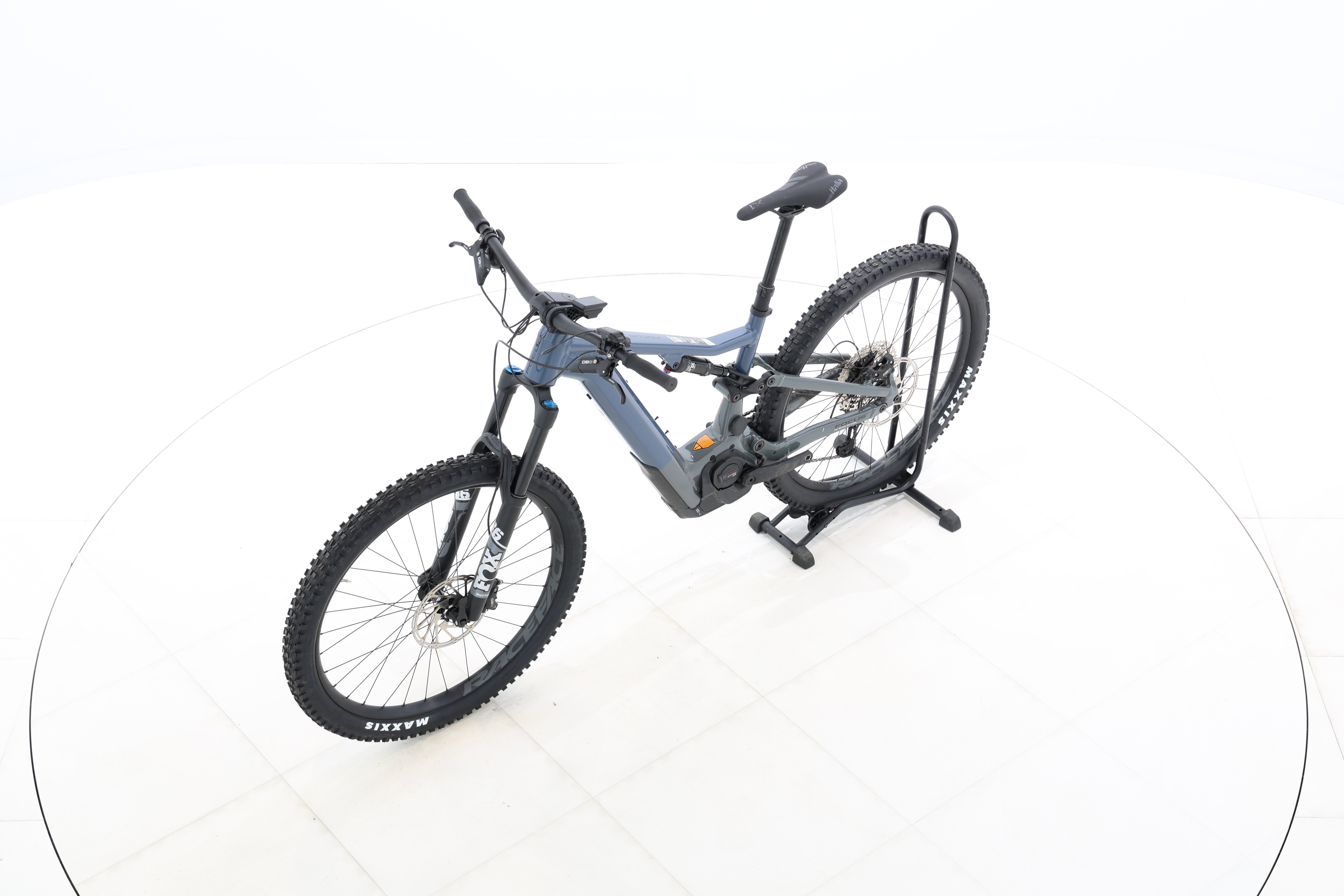 b8a999fa-6317-44b3-be6e-b92b44e77f75