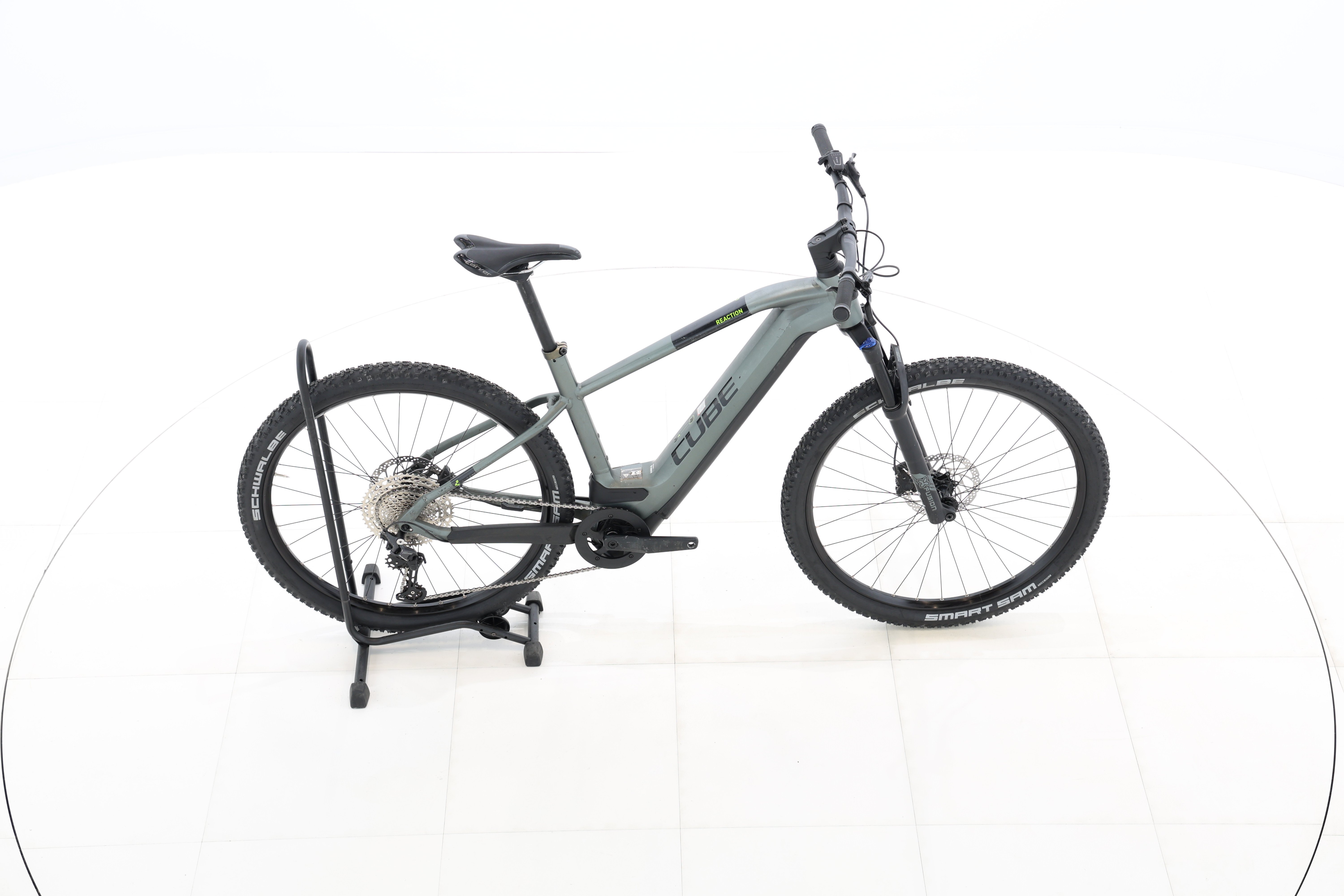 68304751-4b98-4903-b2ff-840e5a8e8999