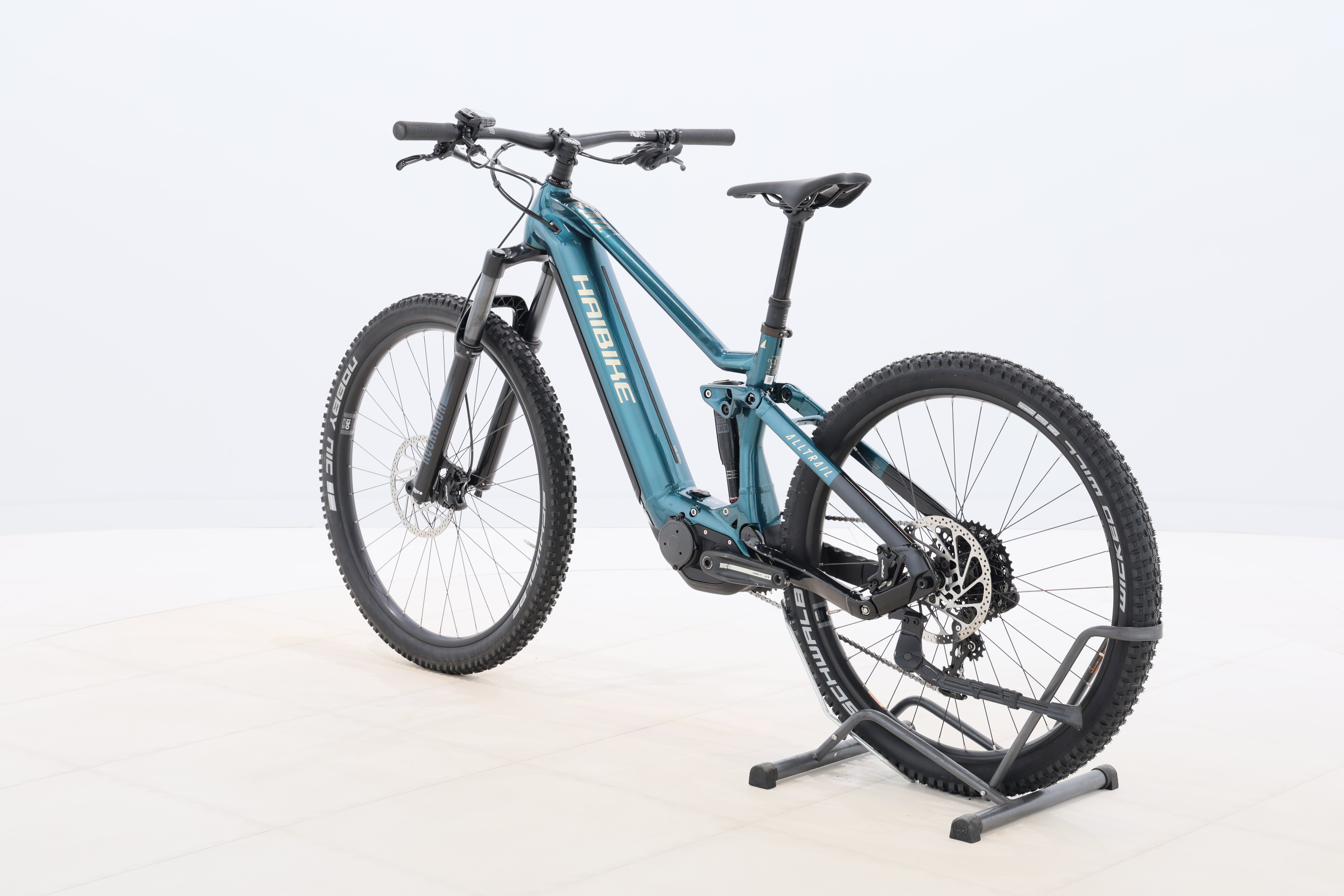 ce7abdf5-b2a6-46e8-94d2-2b7245aa66c1