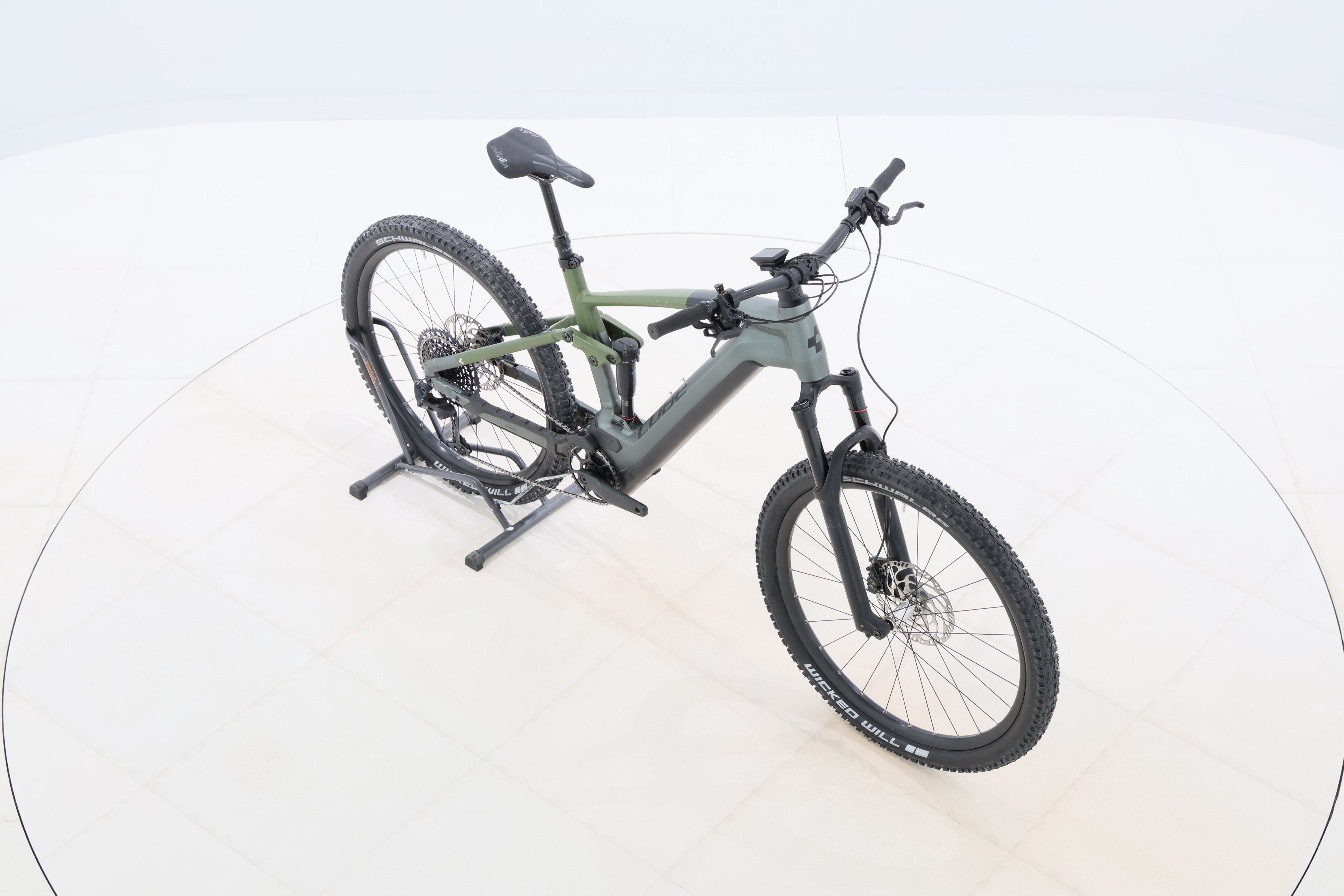 a2ce0853-b32f-4cd3-bb39-5b2aa8022592