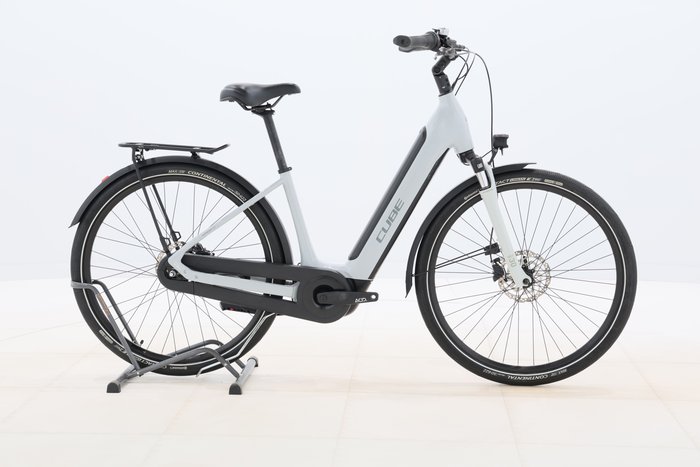 Cube SUPREME HYBRID ONE 400 2023