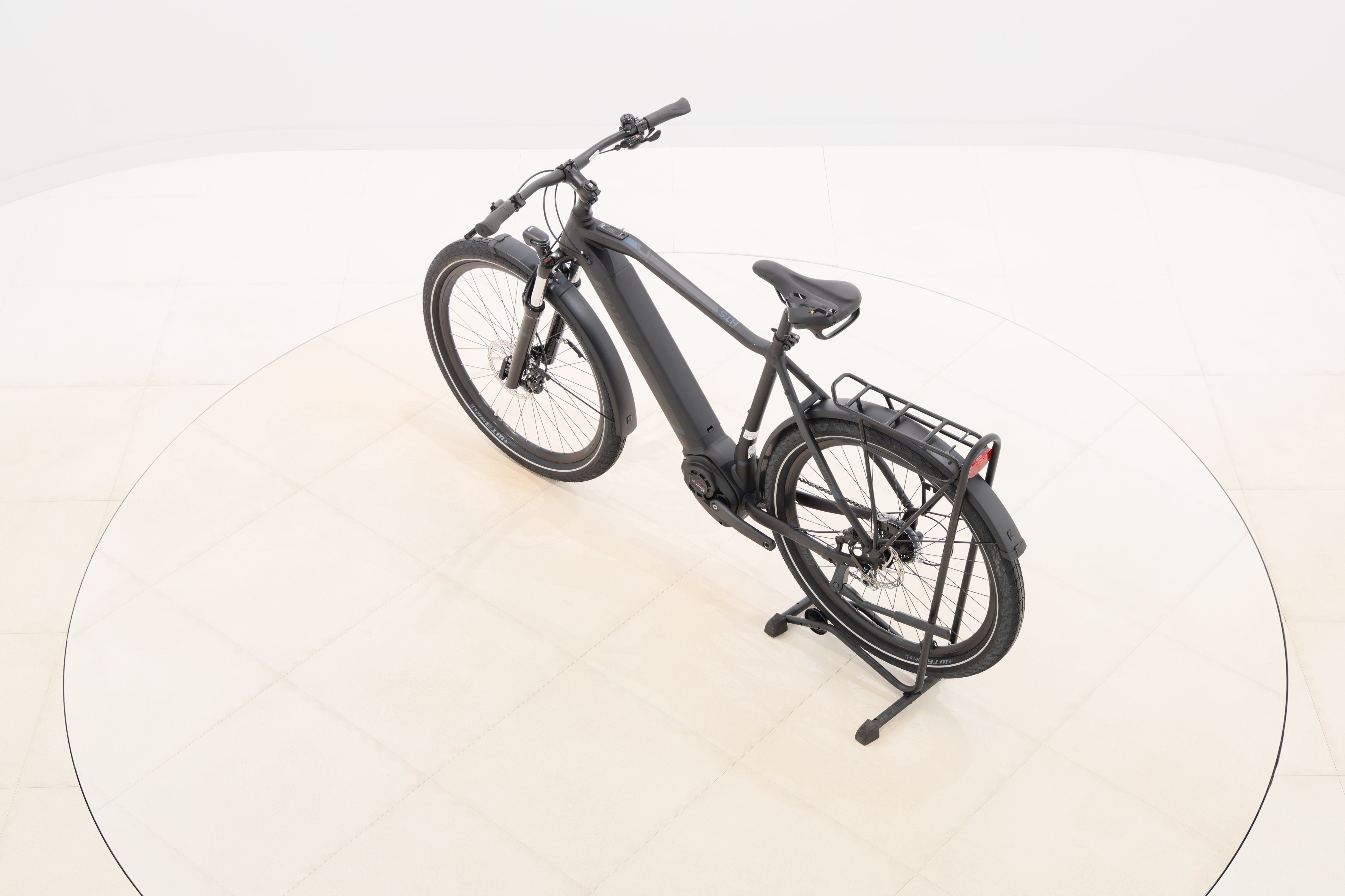 dcc89e47-5c00-46c3-a301-bfe0c95f8f71