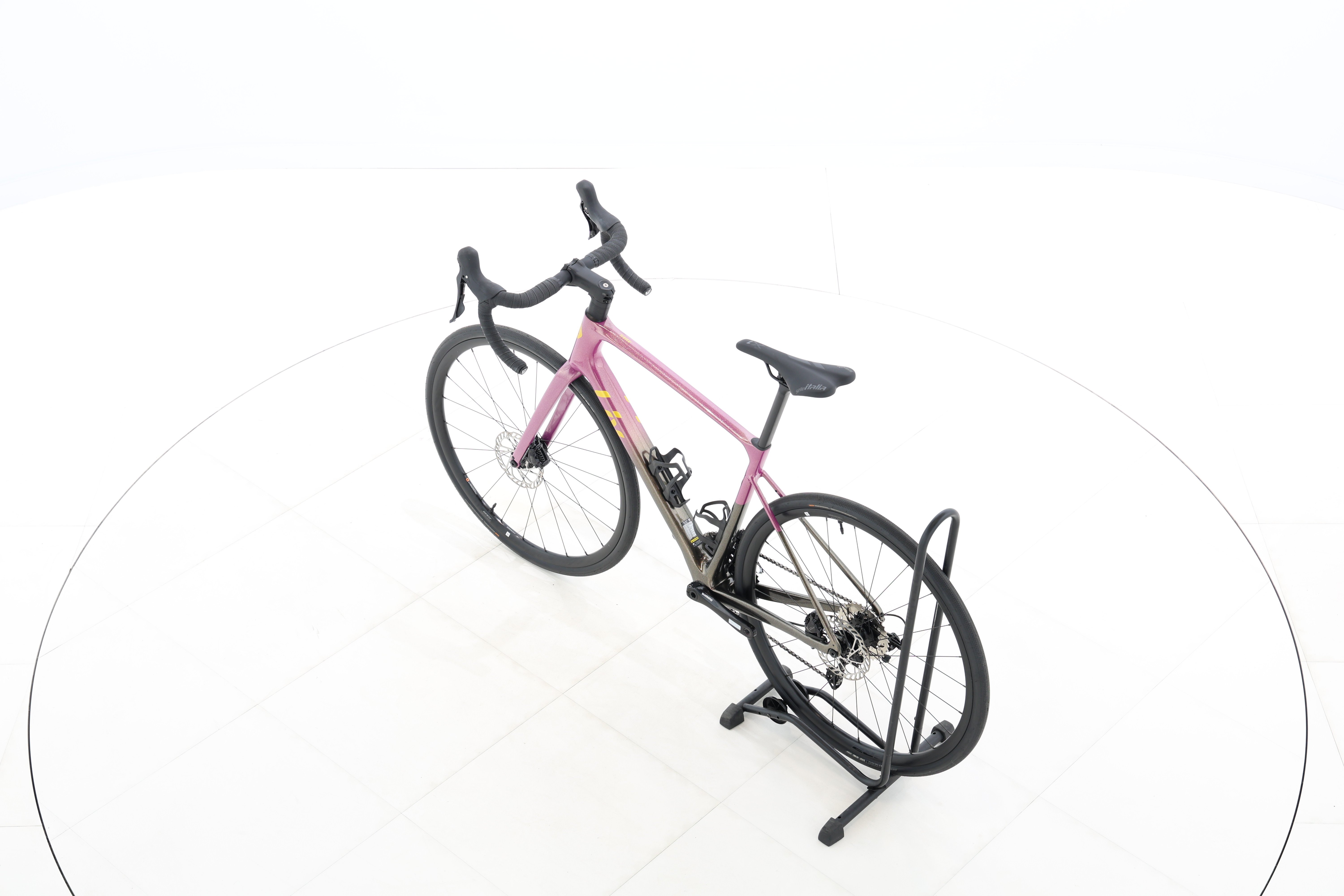 7b97bd27-326f-4aa9-b2c4-446727f2926a