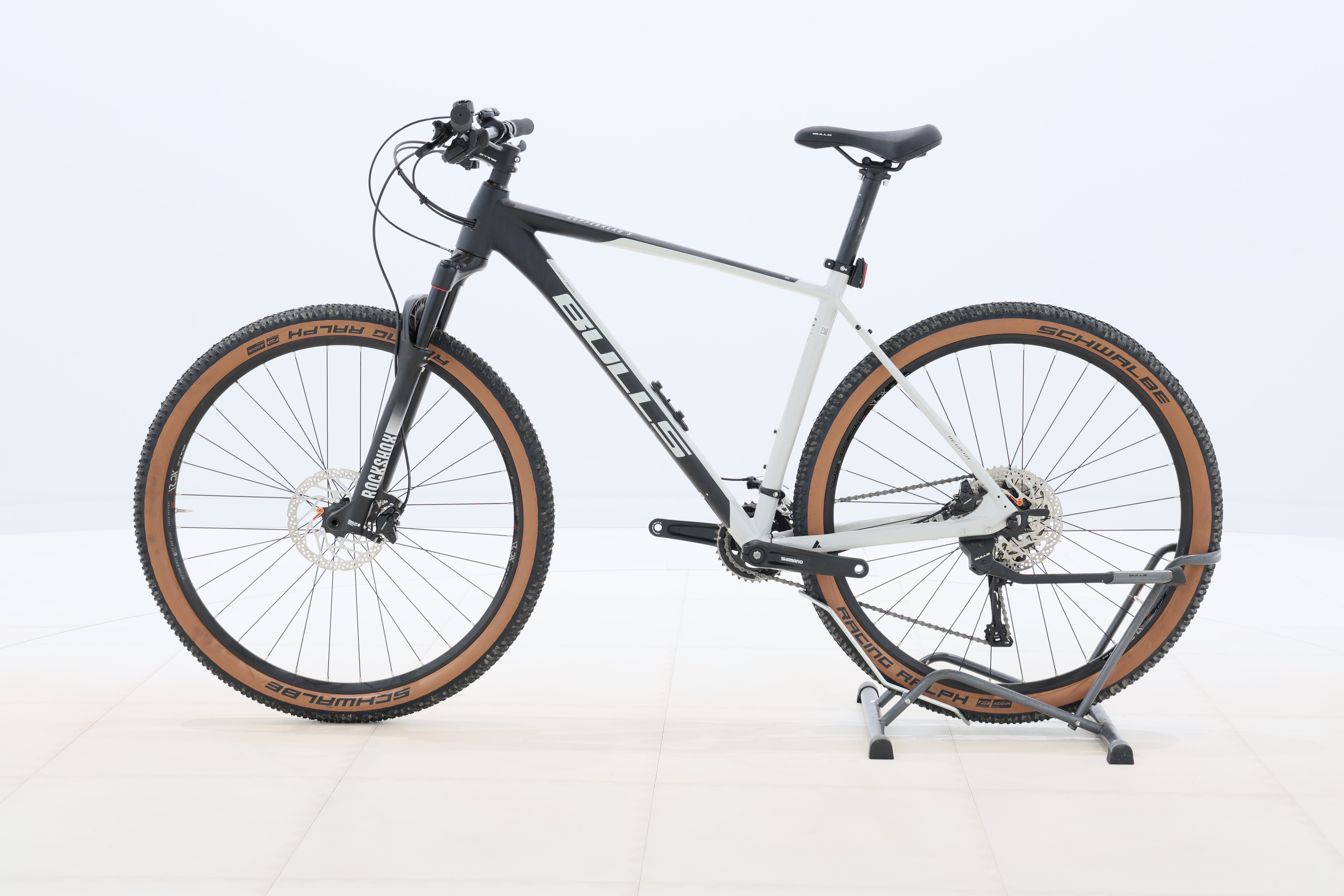 b3ec0740-3ccb-4445-b464-d6c6c56d135e