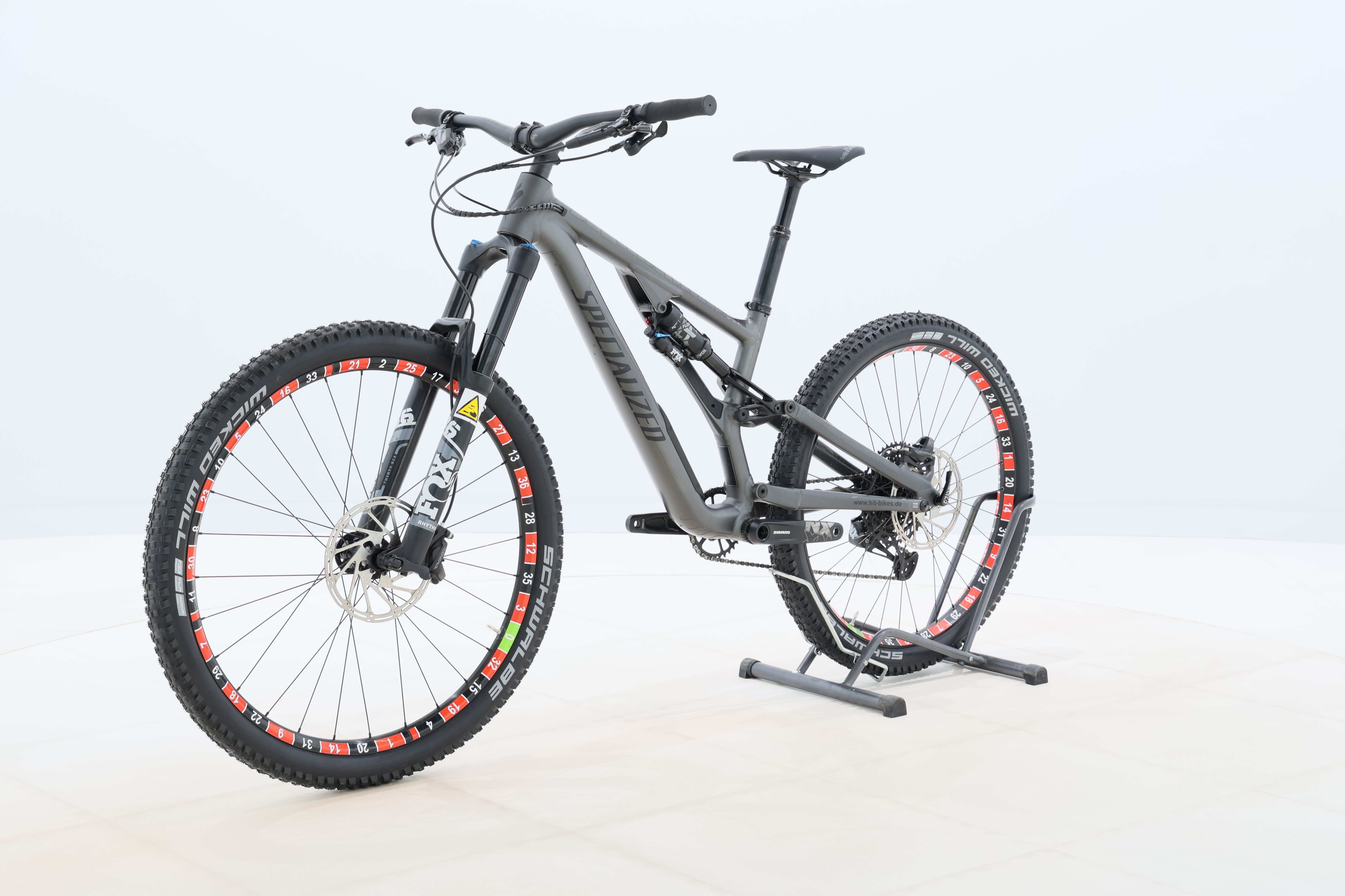 20b83df6-e849-4f49-8f9f-c244d72c22ff