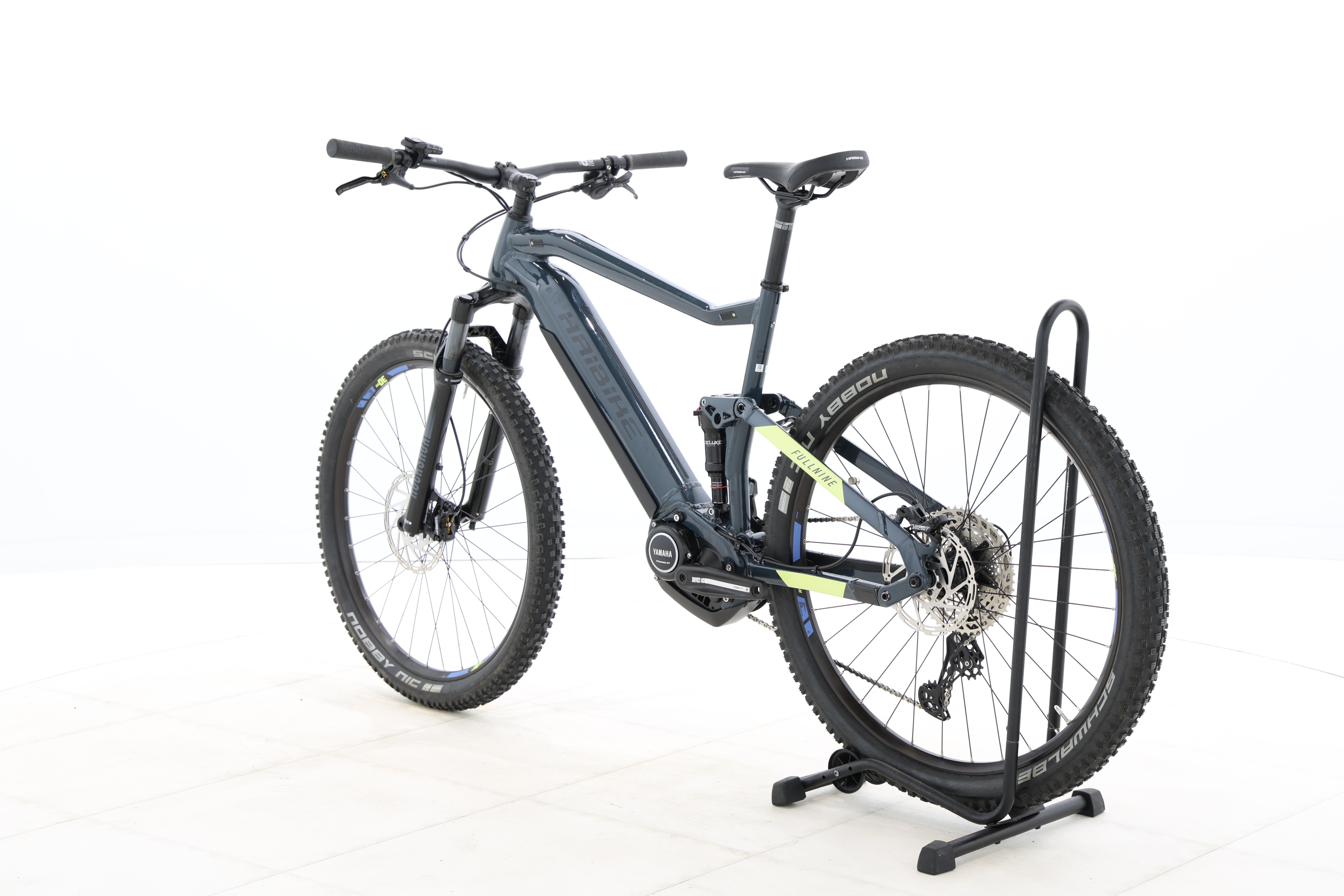 a25e734a-952b-4484-99fc-3049a44b32c2