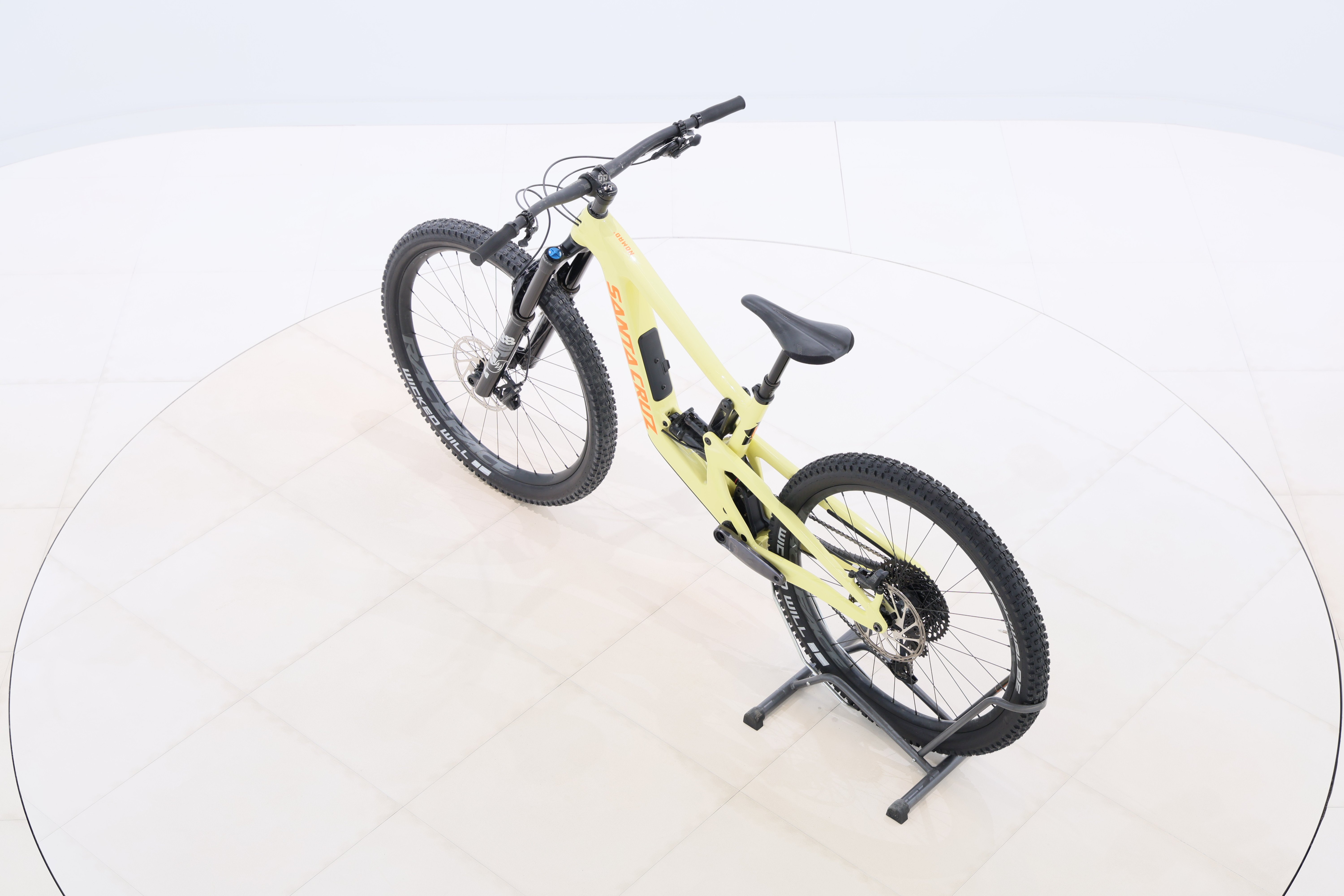 76ec0a8e-933b-4819-8846-045e43ff3f06