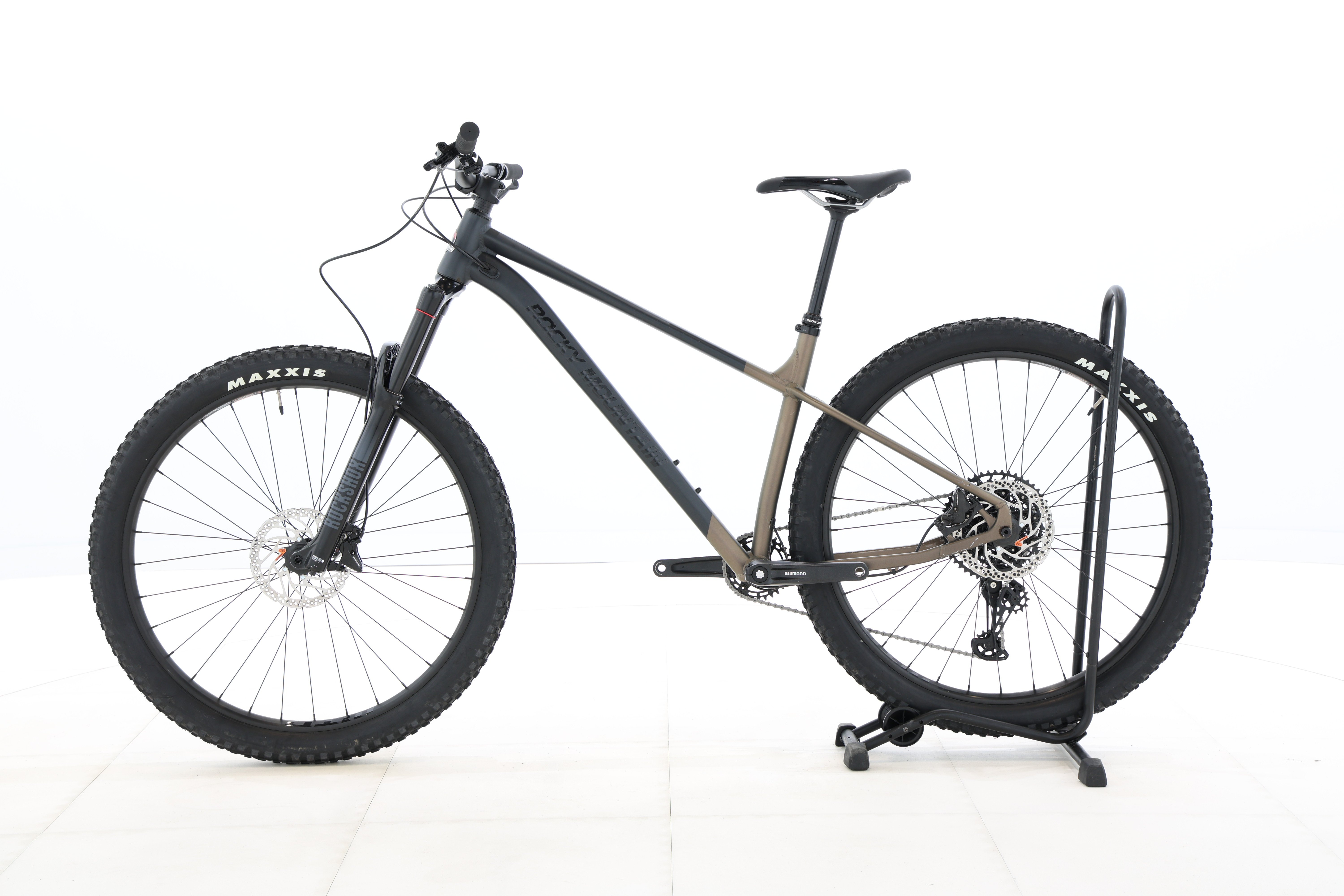 e6de18a3-0c19-40f6-9482-b94c211f0fb6