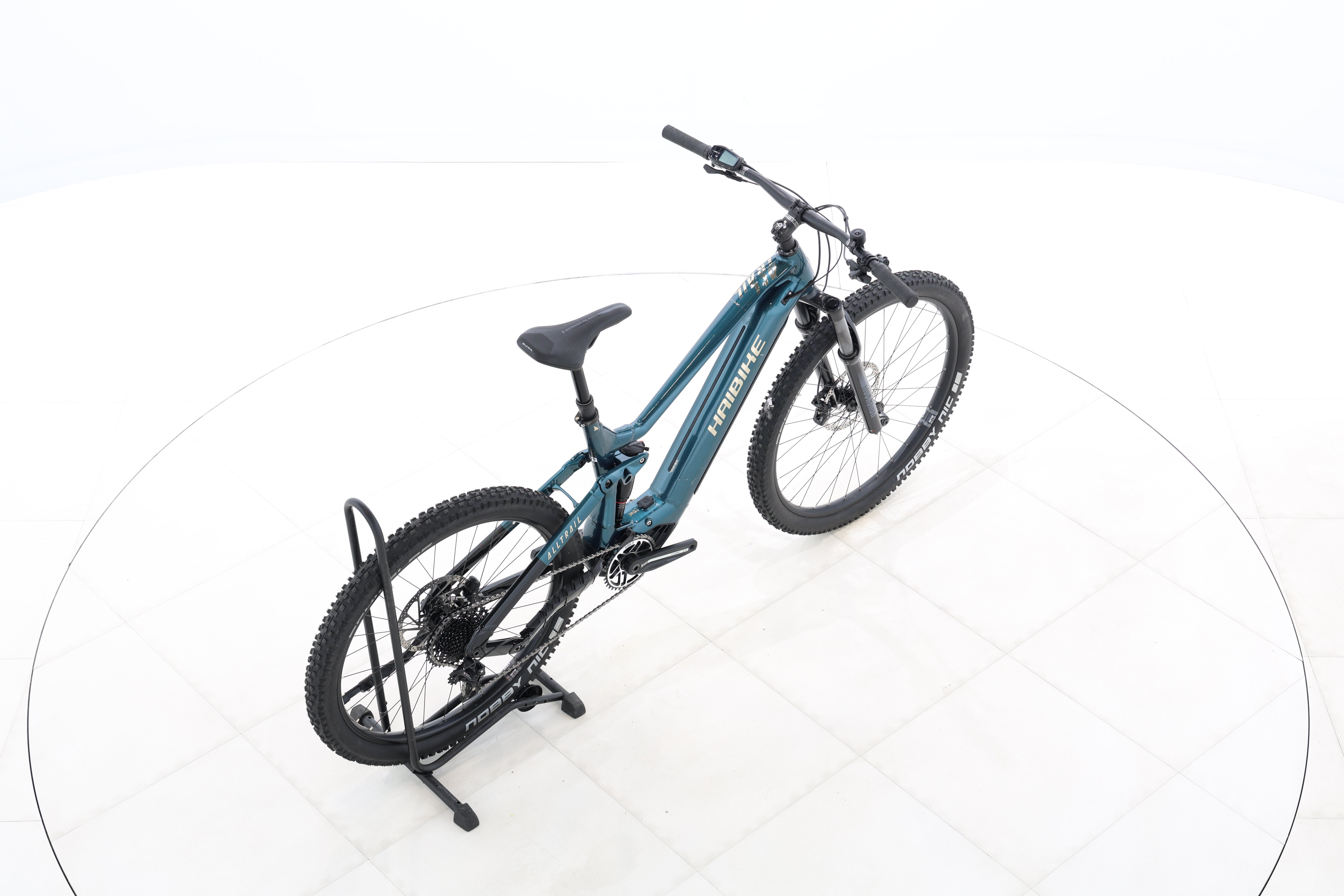 1d0146bf-4068-4cef-8808-a6eb447e5099