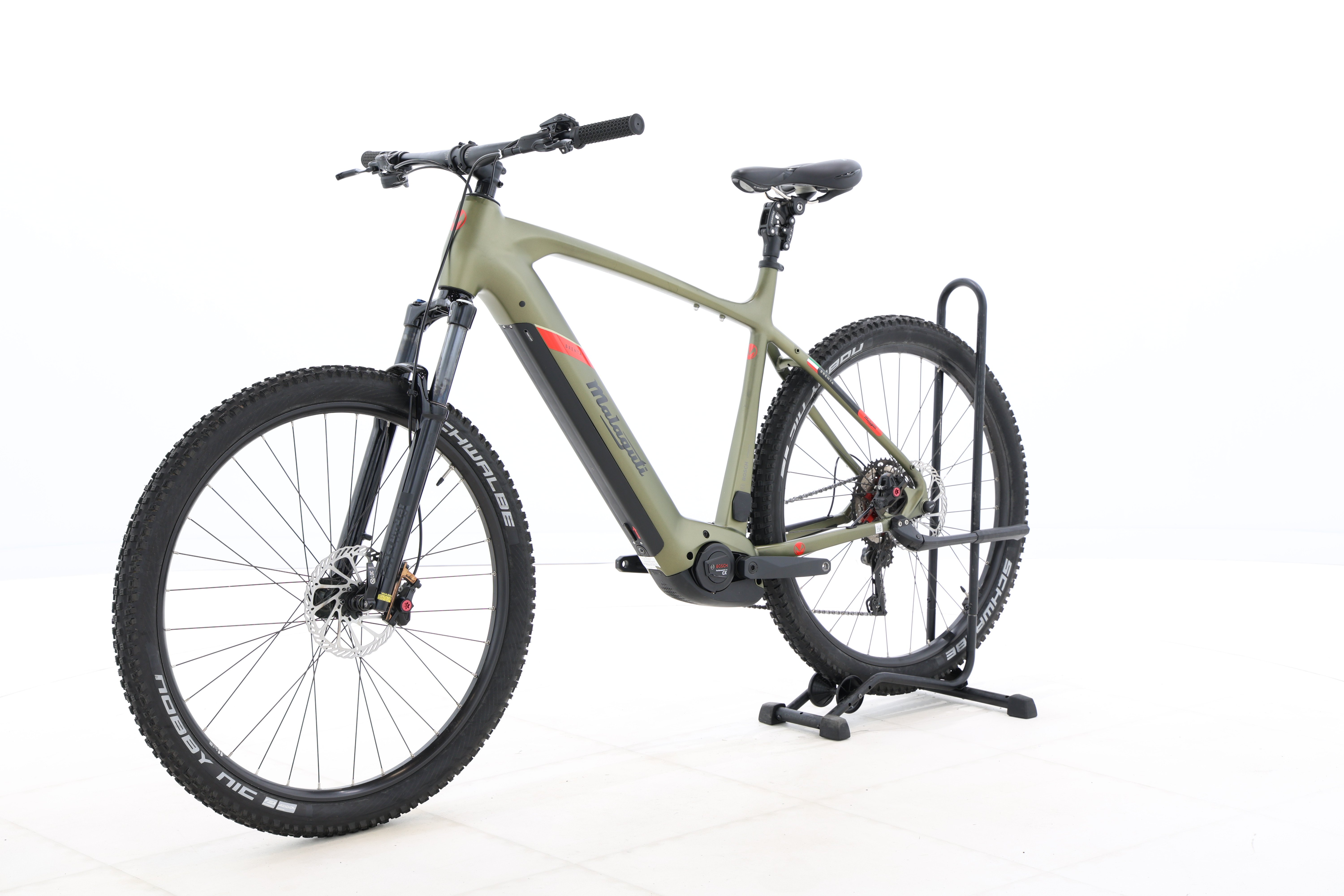 fb038597-181f-4d9e-a584-32609d32e85e