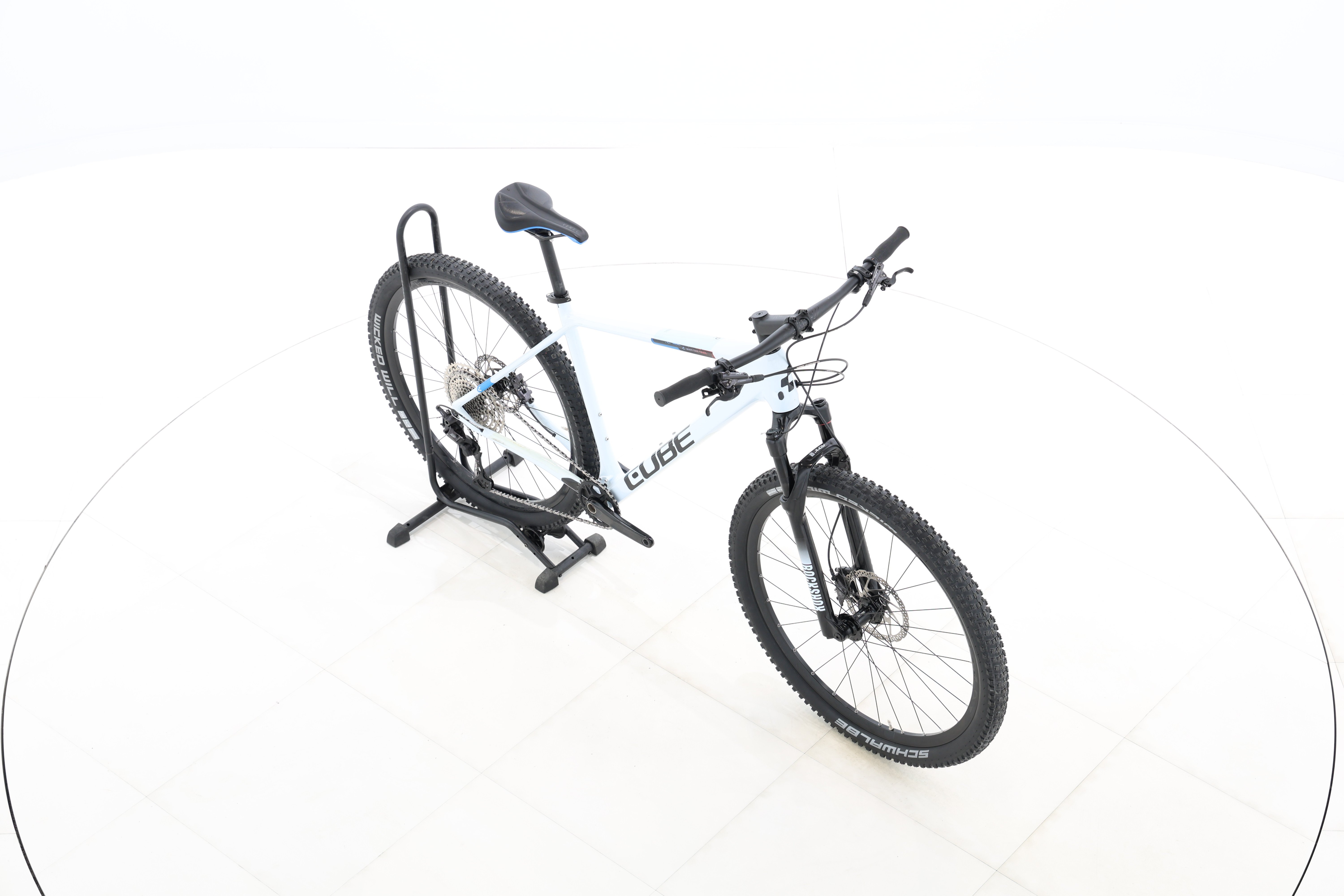 bc827926-8f45-4a5e-b04c-fe5181b8e701