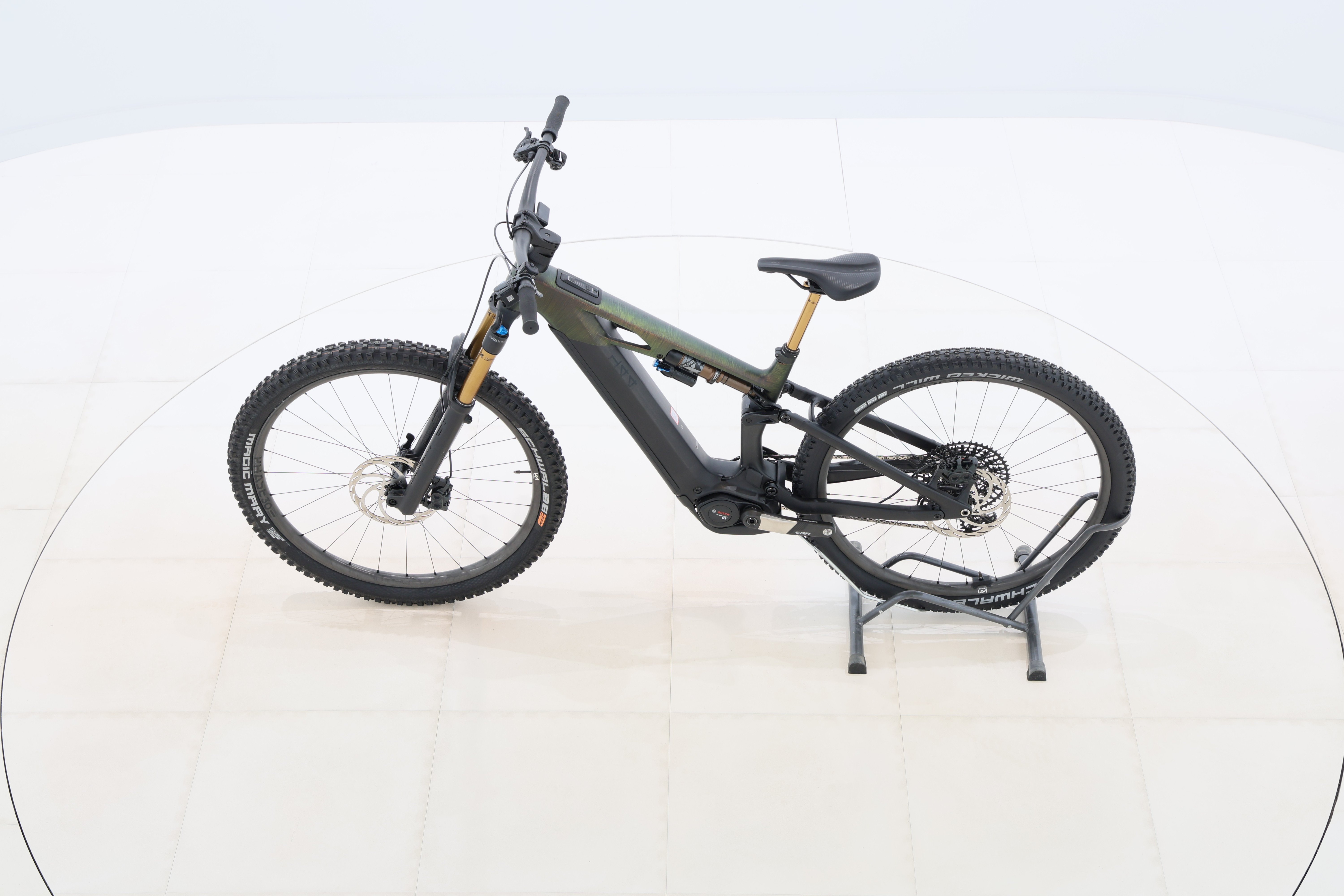 ec72d95b-8940-454a-bfaa-2e934e580505