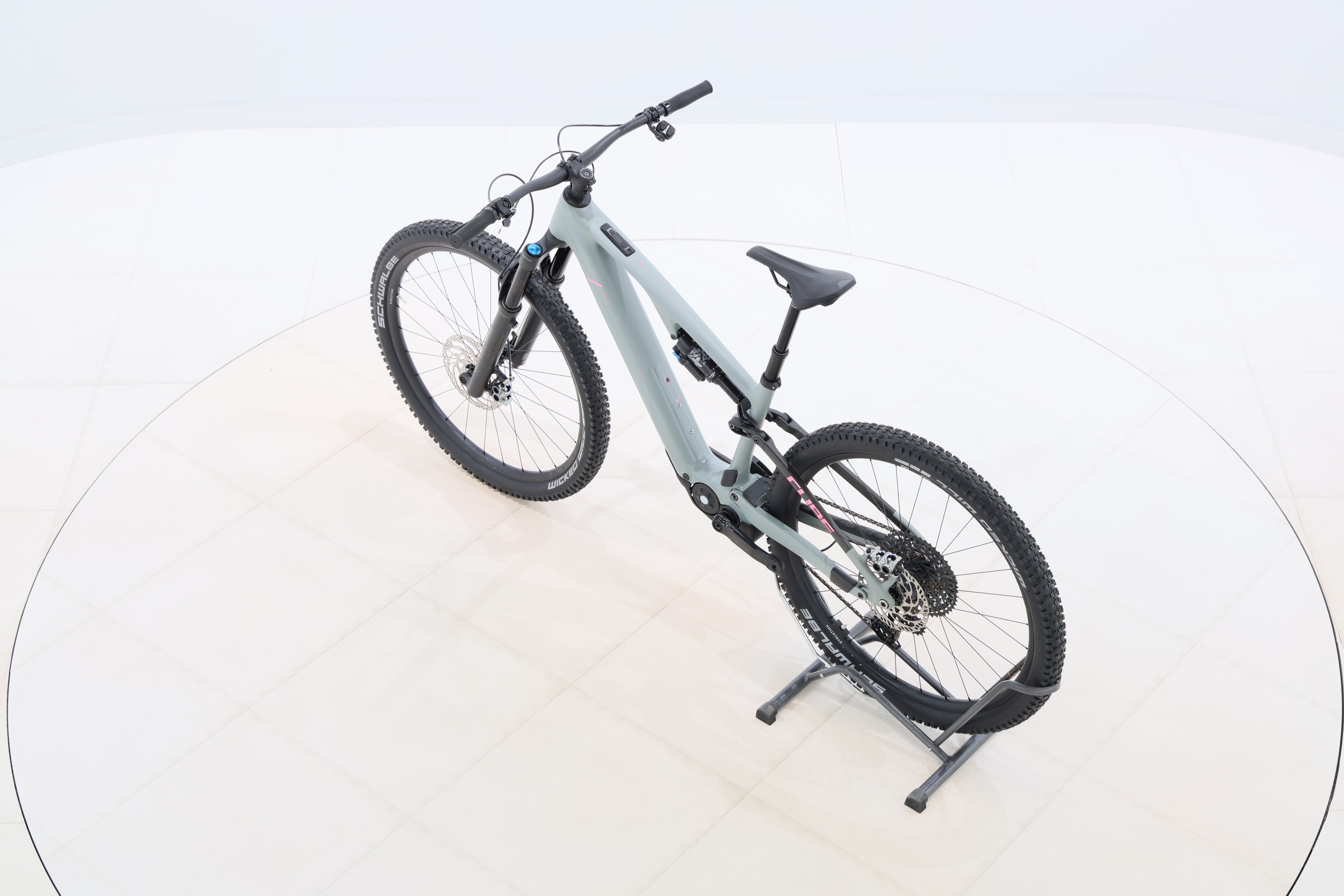 03c33728-efdf-4e8c-ab8f-746d9f997141