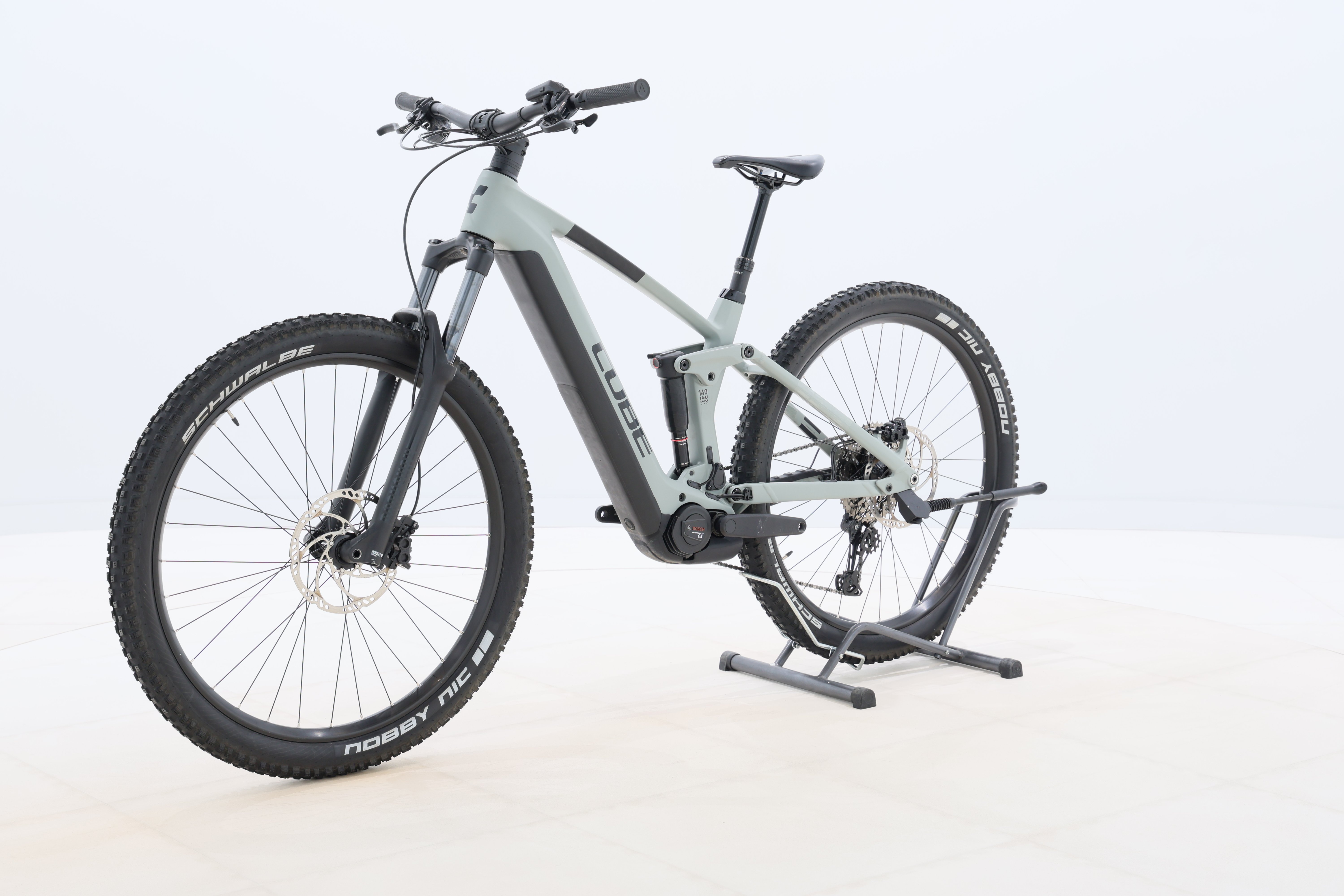 e9b013af-df3e-47d0-a434-5752274f5f7b