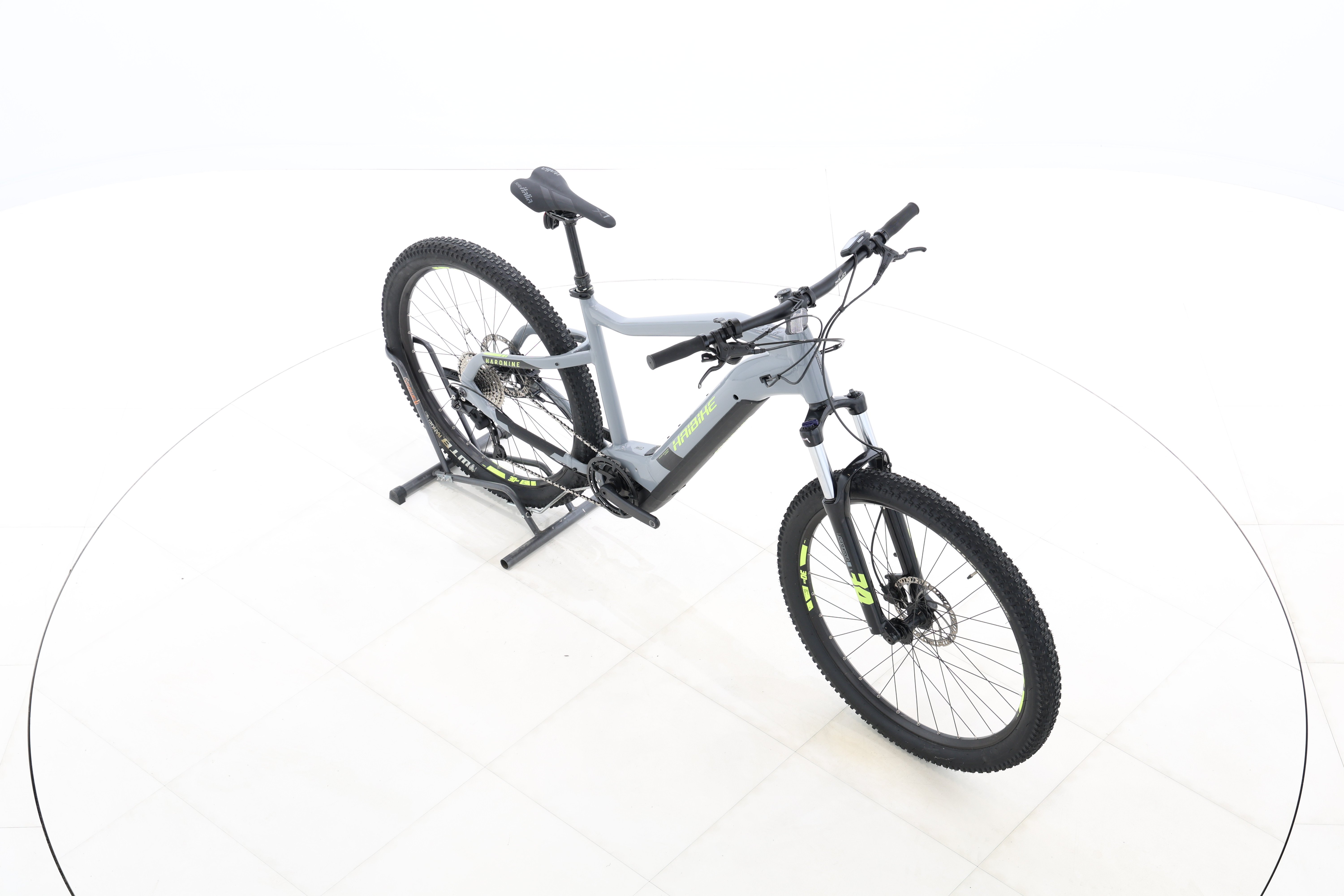 305c18e1-6928-45c9-b48f-836ea2475b10