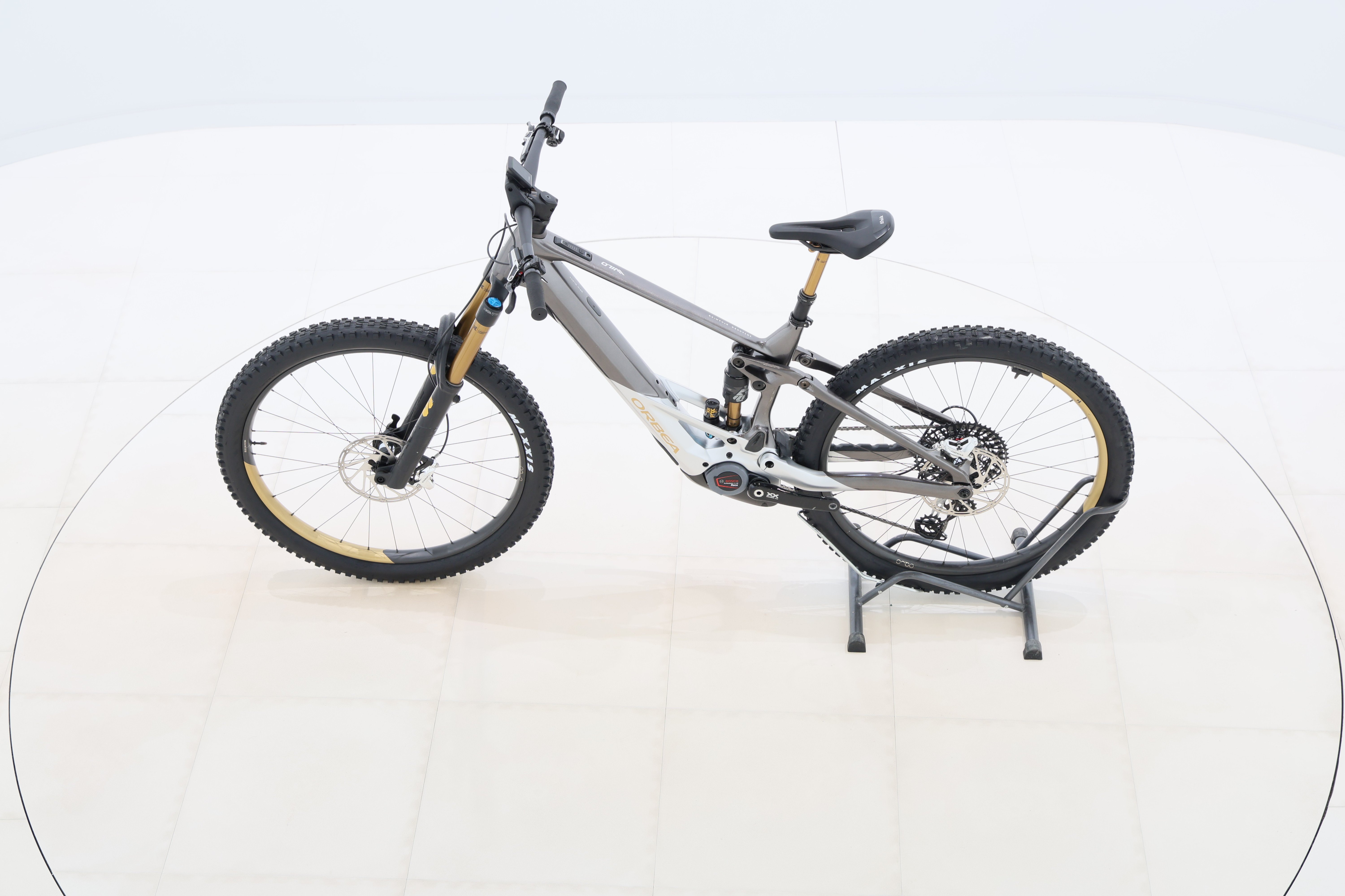 3fdd685f-f145-43ef-ad9a-01a57fcde369