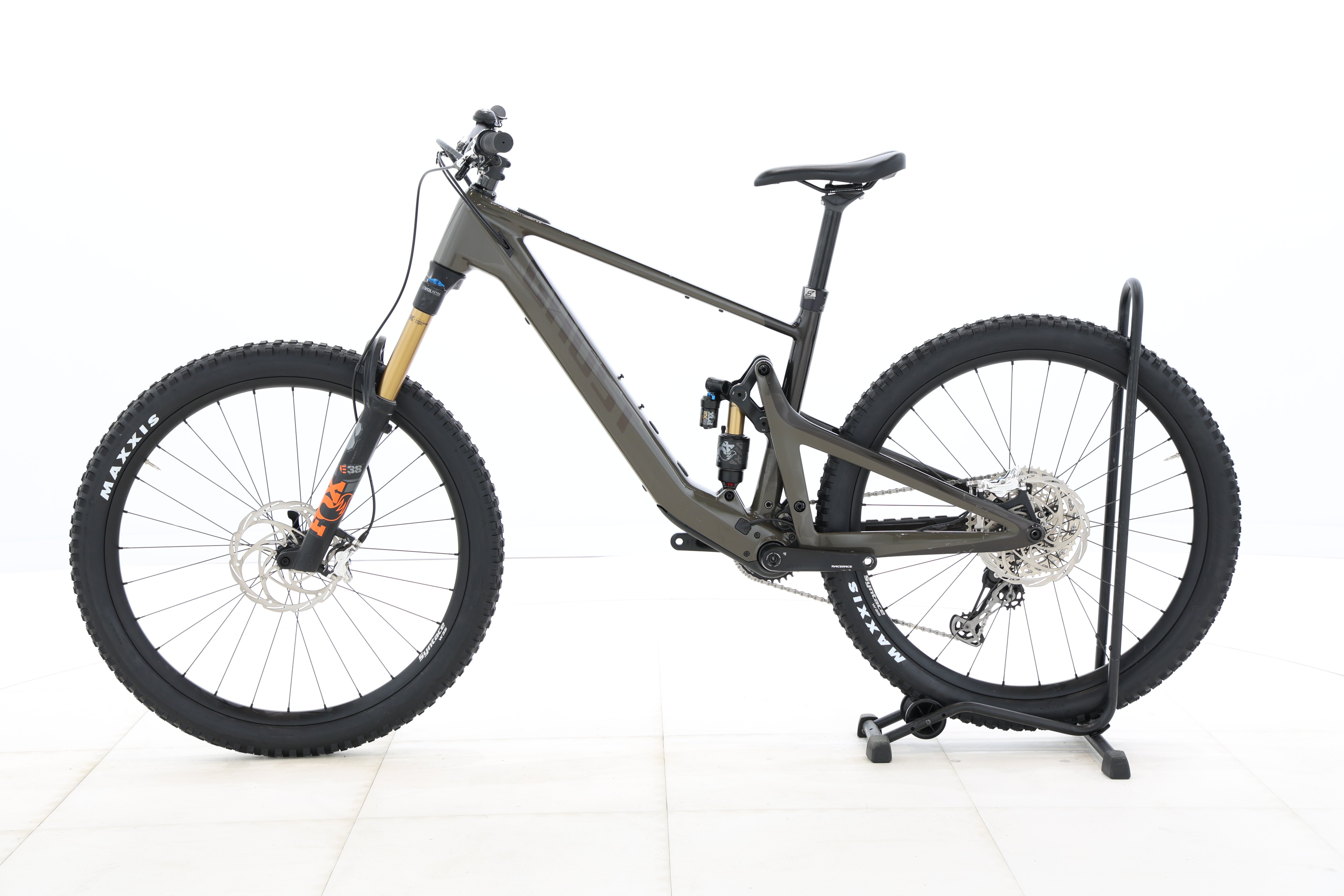 528d818a-4112-4f80-aa83-17cf6d84f7c1