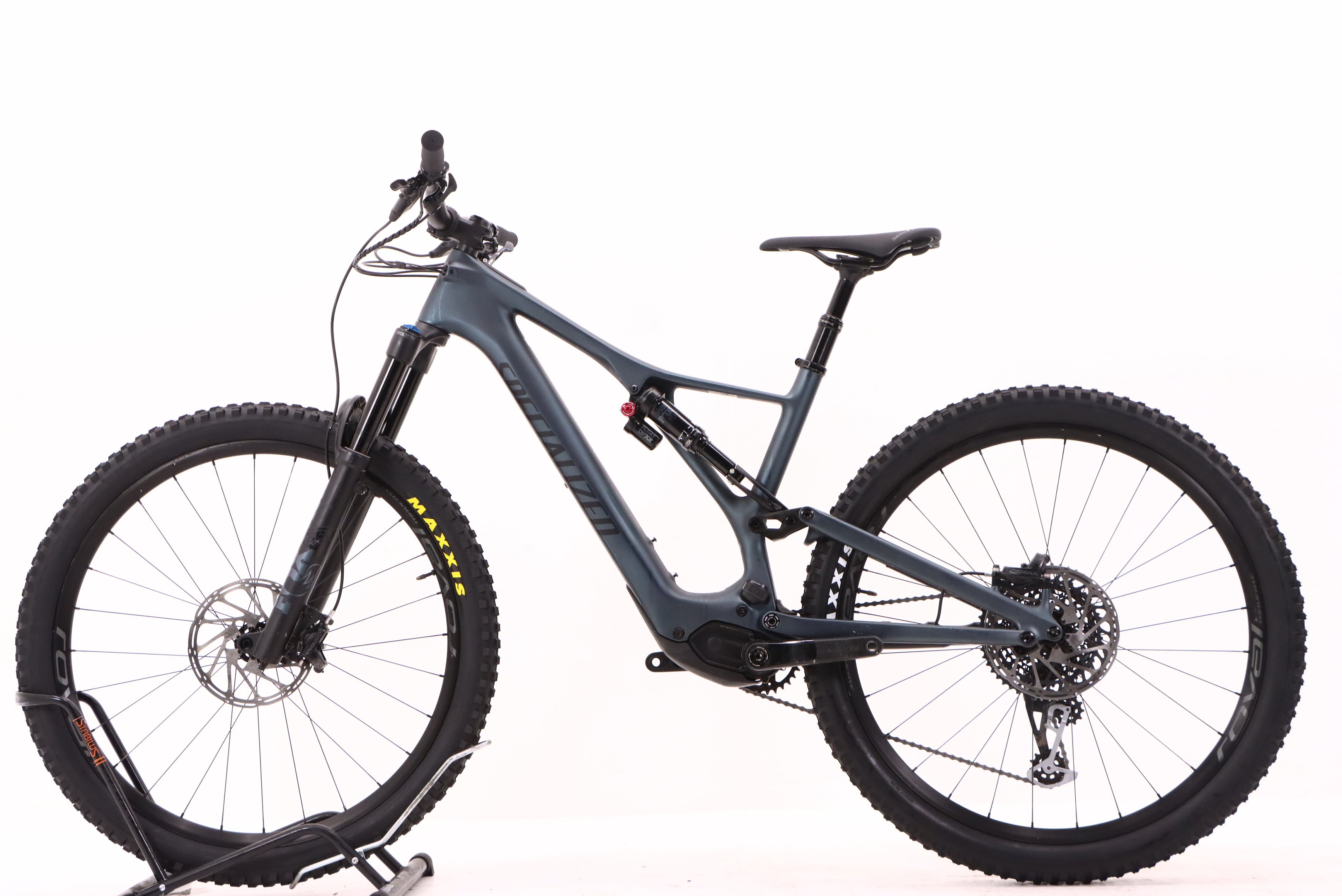 f2d44735-2c0a-4825-8151-0099ed0d8095