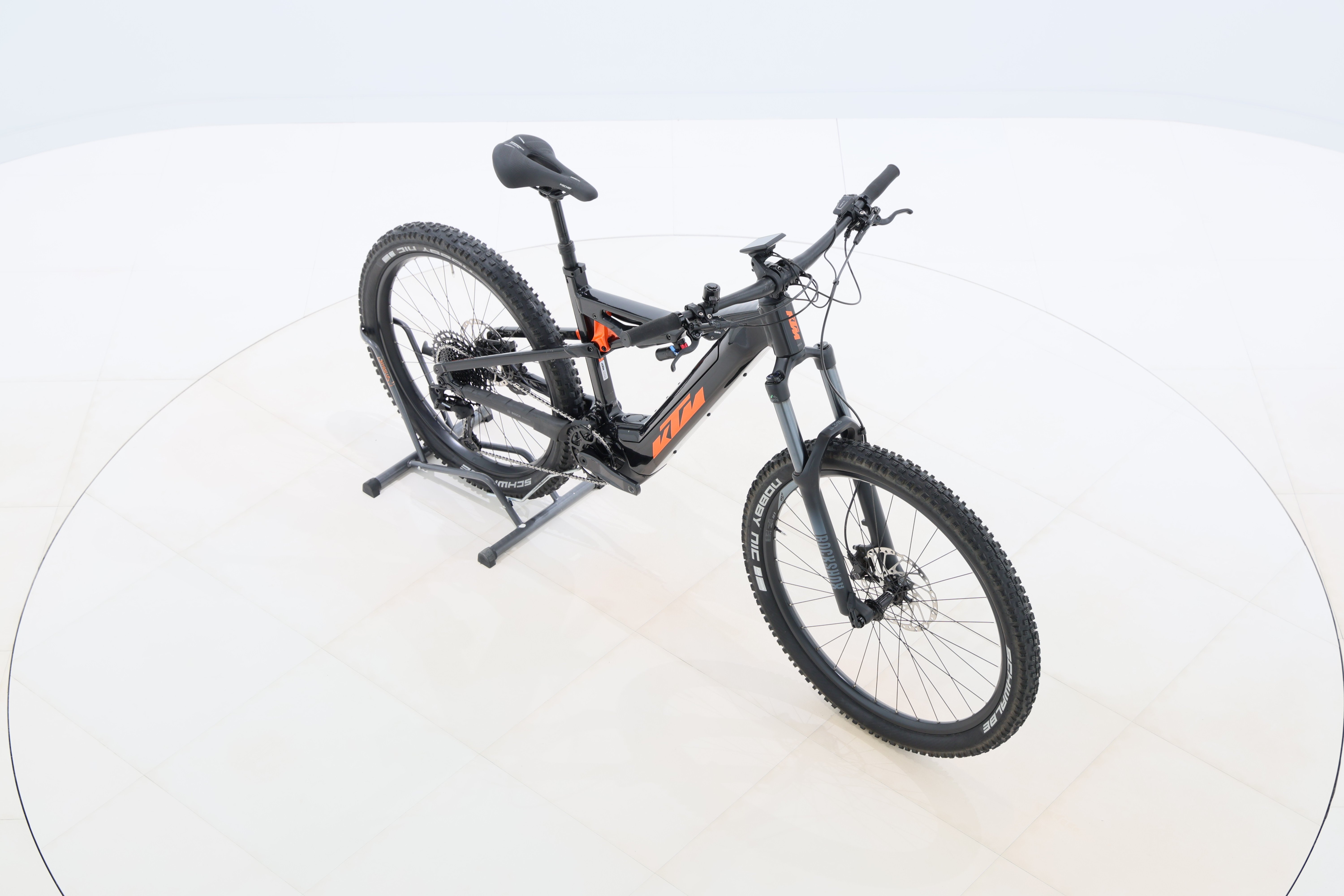 8d9a463c-c2f5-472a-b3fe-d838d13ac331