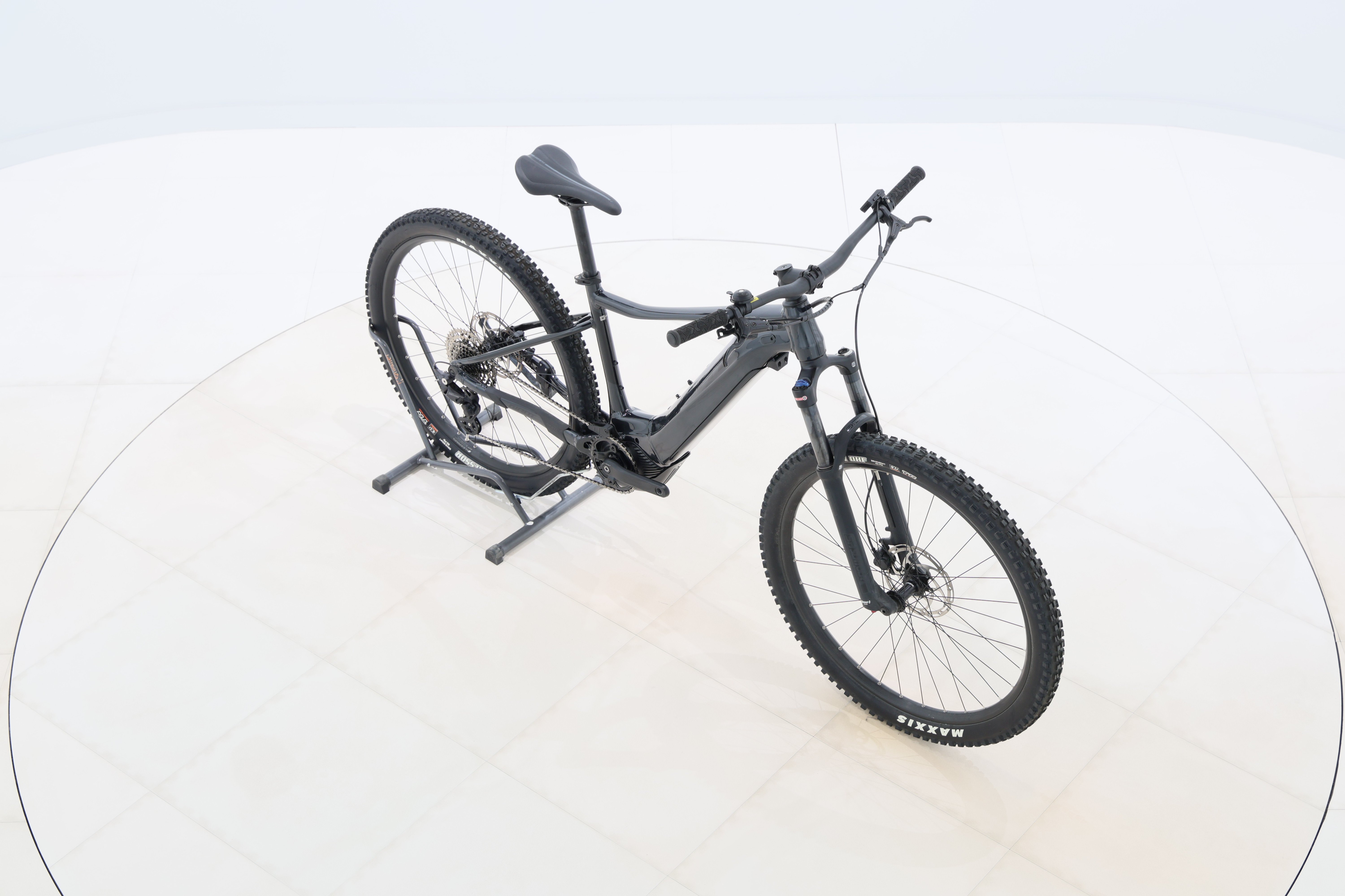 e27130dc-c993-4dc1-8a01-6be5cfa049a5