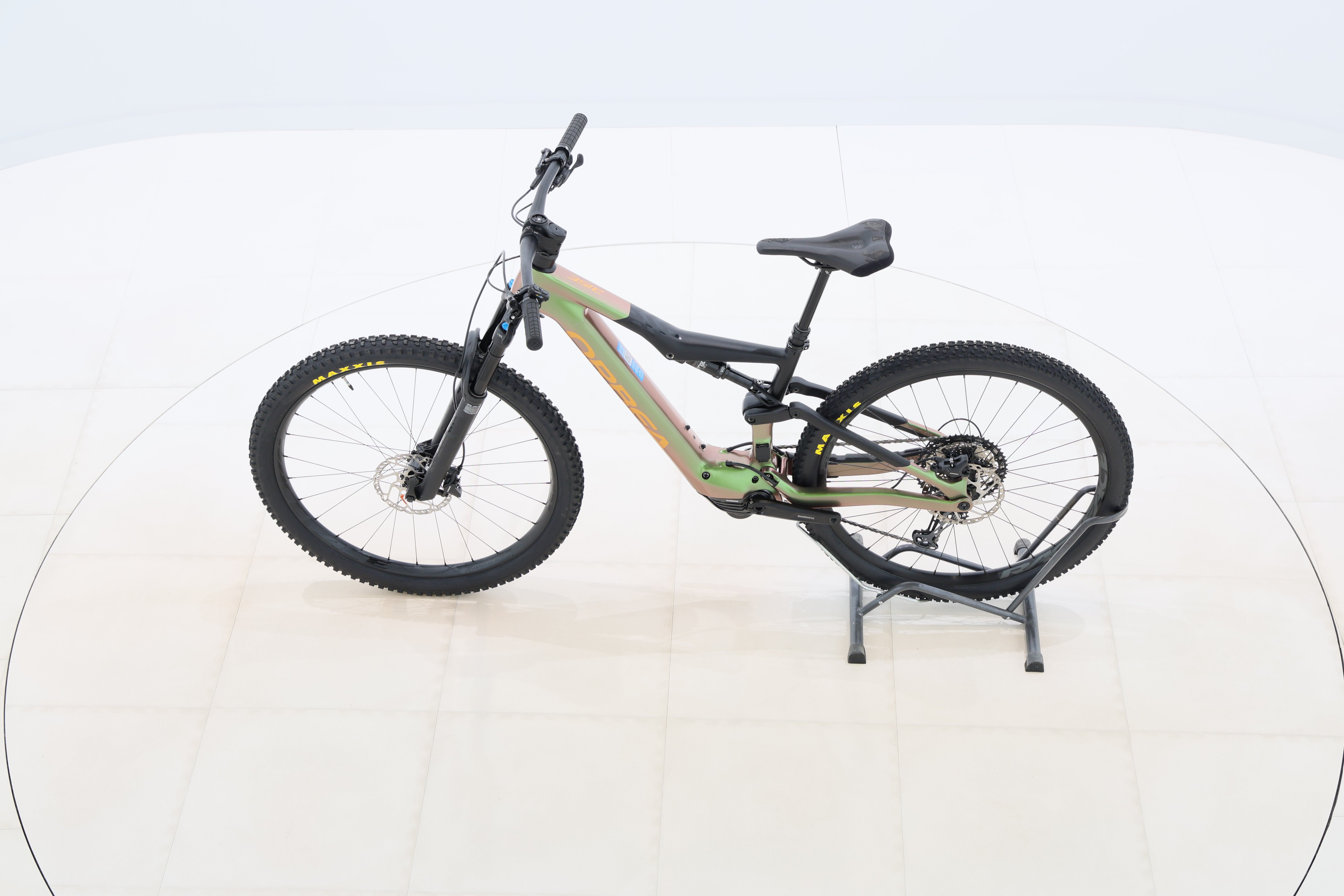 b11b7d04-73f1-457d-a88c-9c94383d6c66