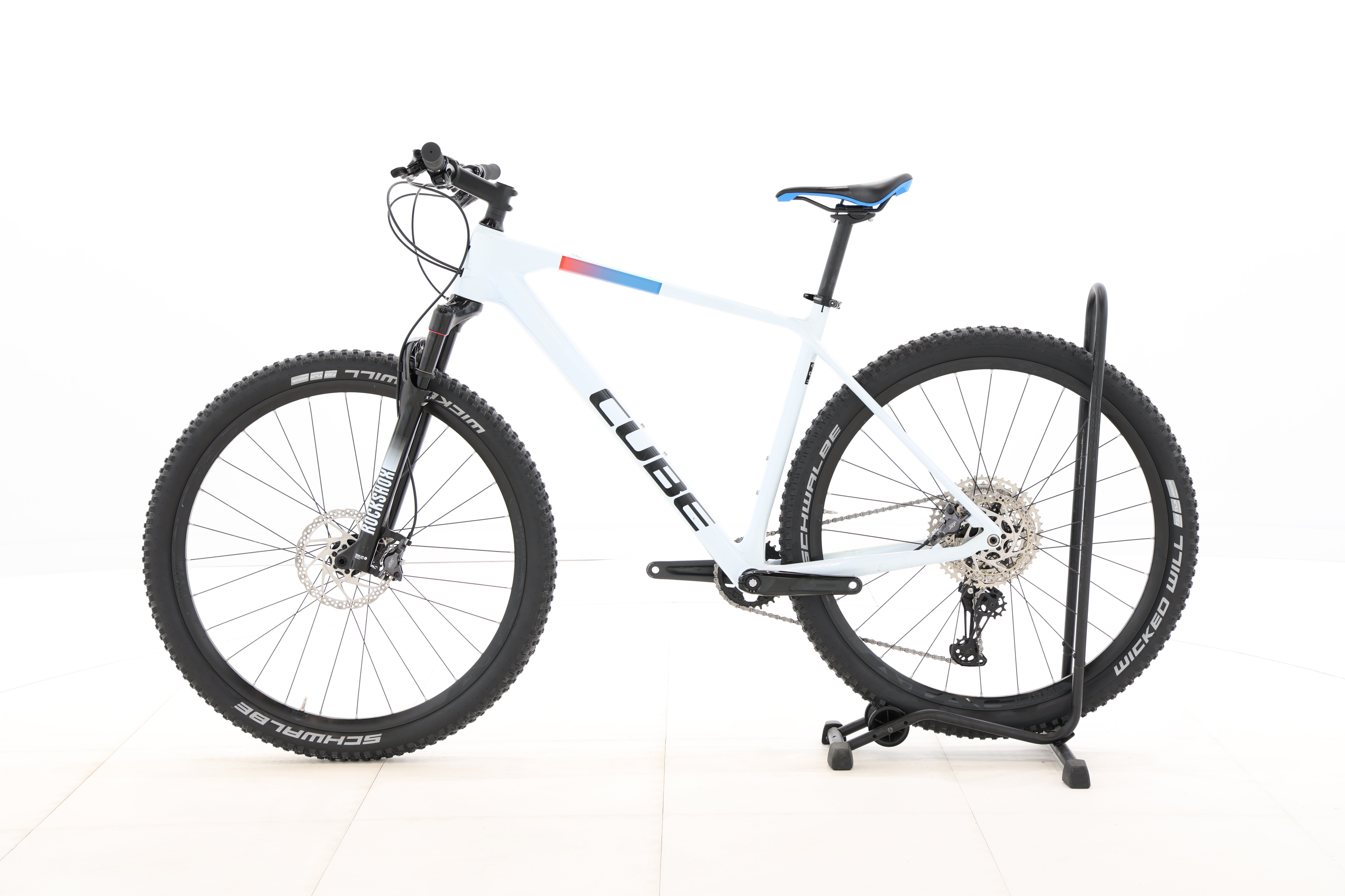 bc827926-8f45-4a5e-b04c-fe5181b8e701