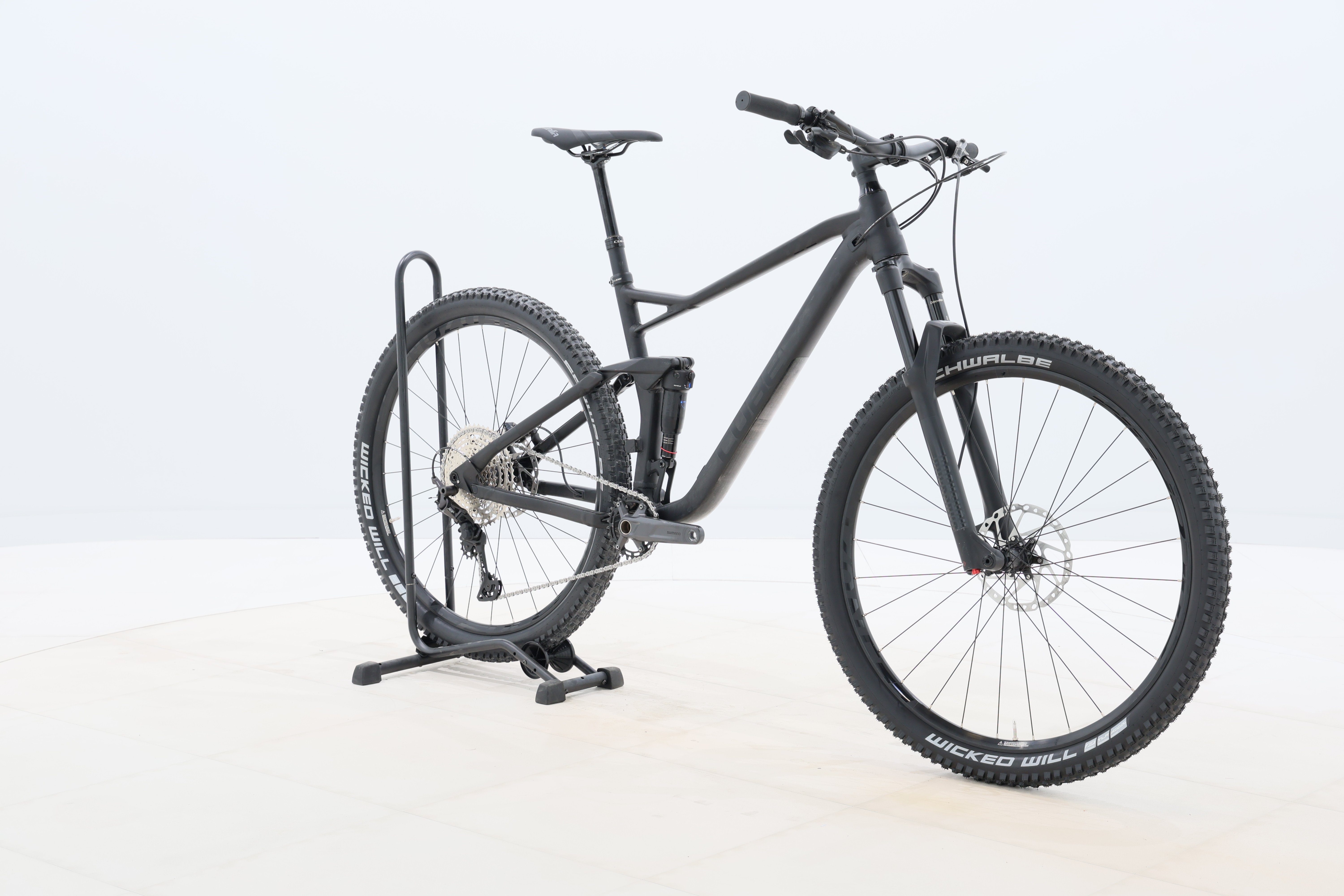 f1f69ac7-97b9-4ffc-8f7b-ab03f5de22cf