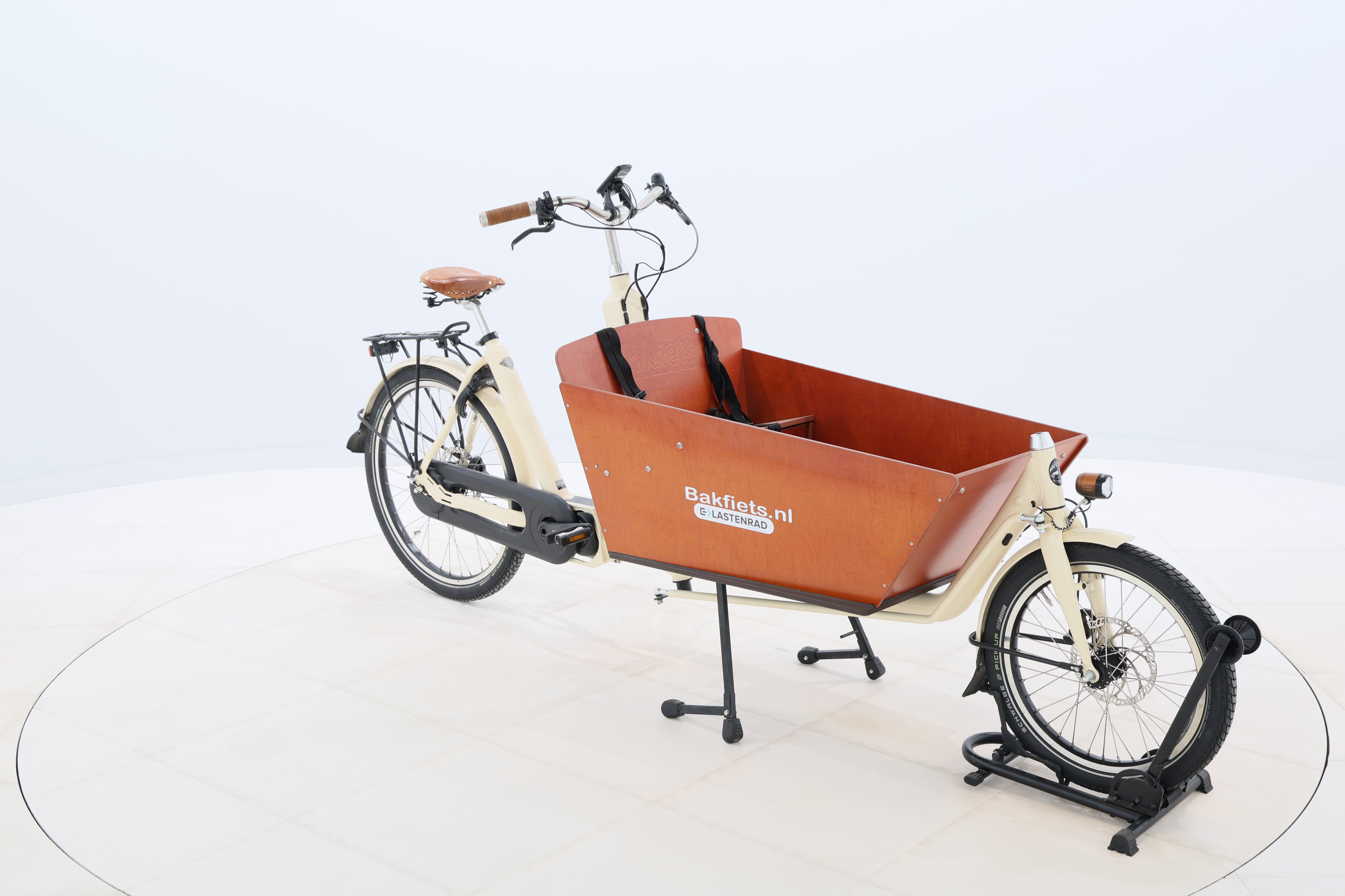 8f7c2648-a20c-4018-a538-513234dc3421