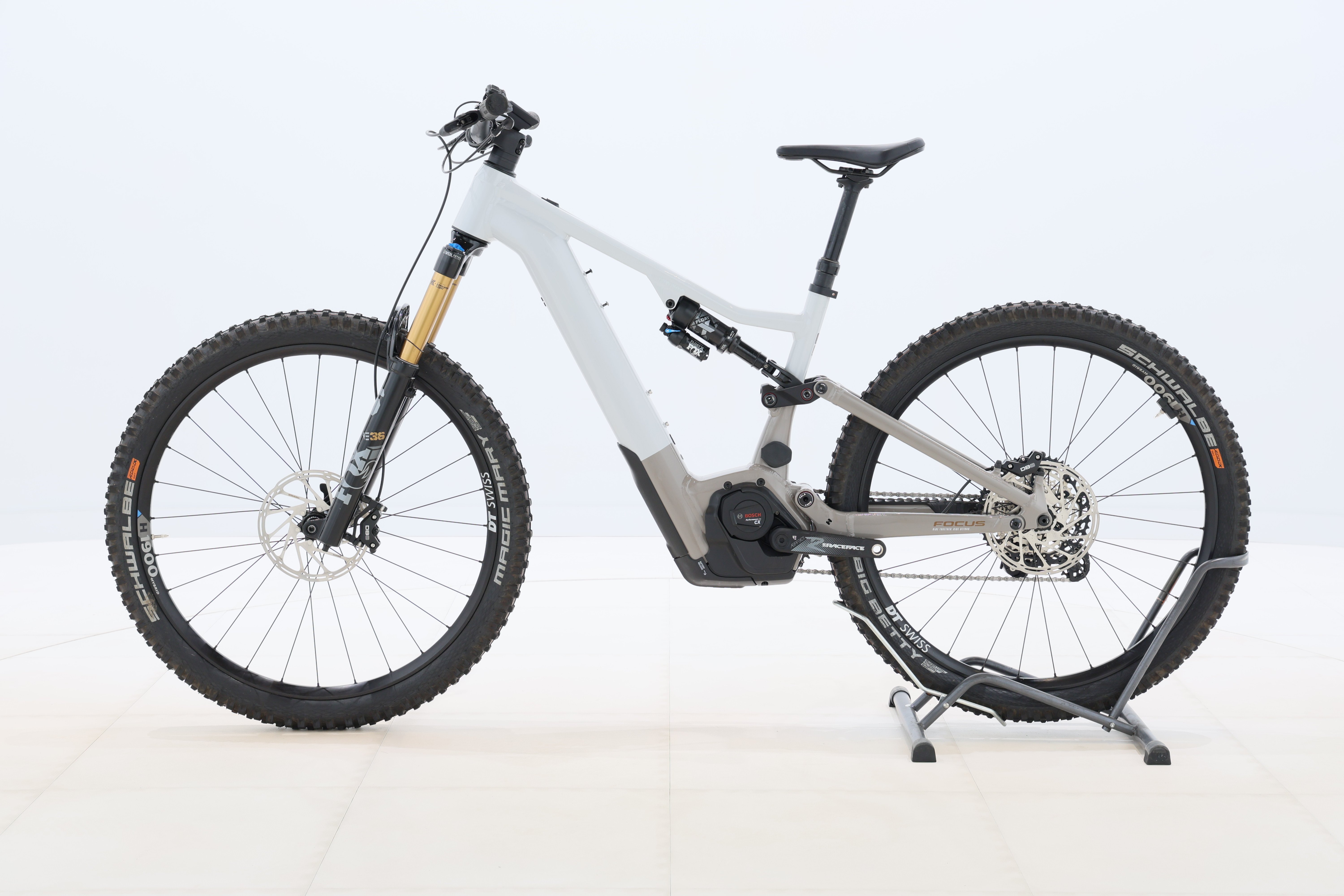 1e4a7676-1446-4c5e-9515-3c89a1aa434a