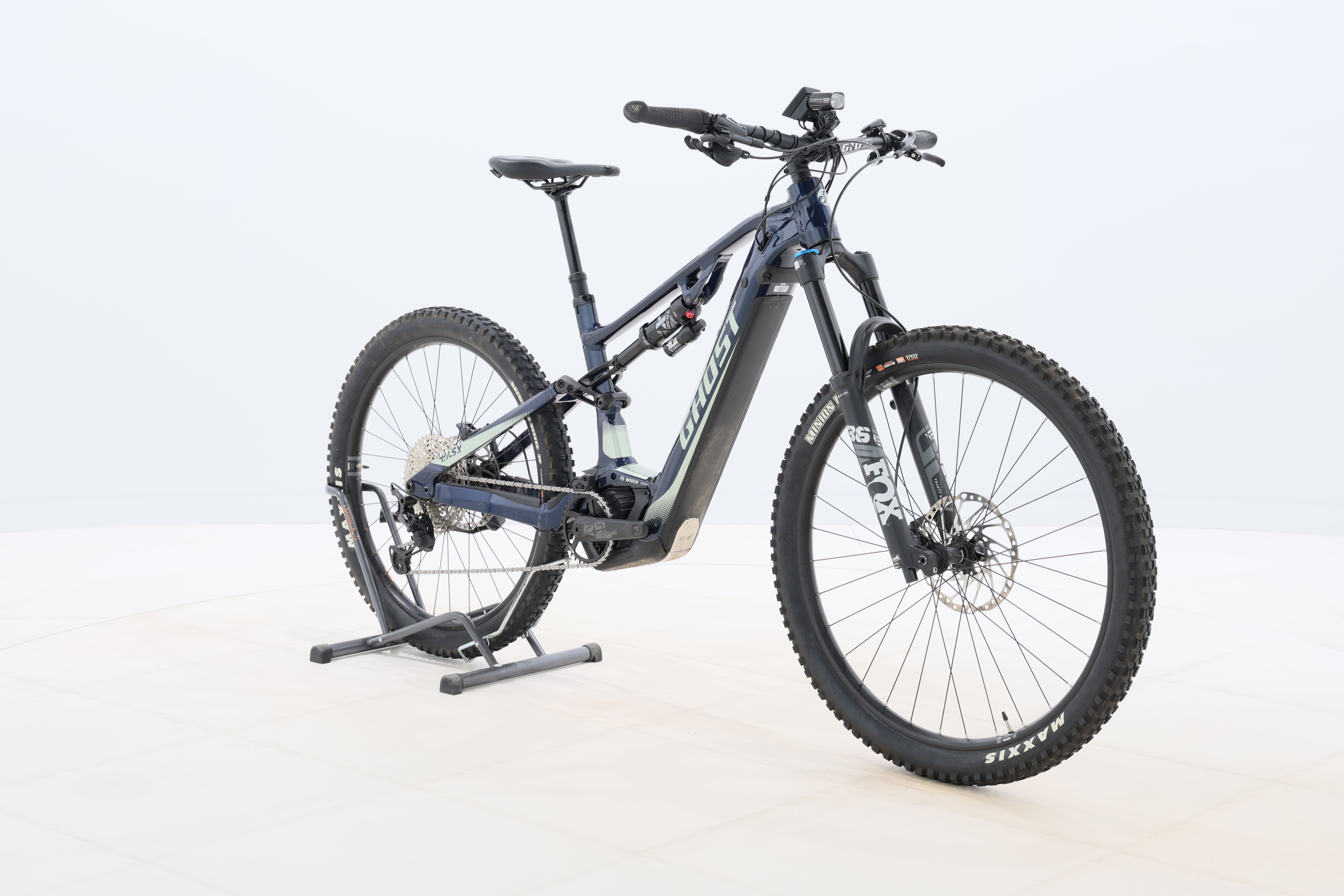 aaeb72b4-8542-4d4e-b3da-8b6a1d63b637