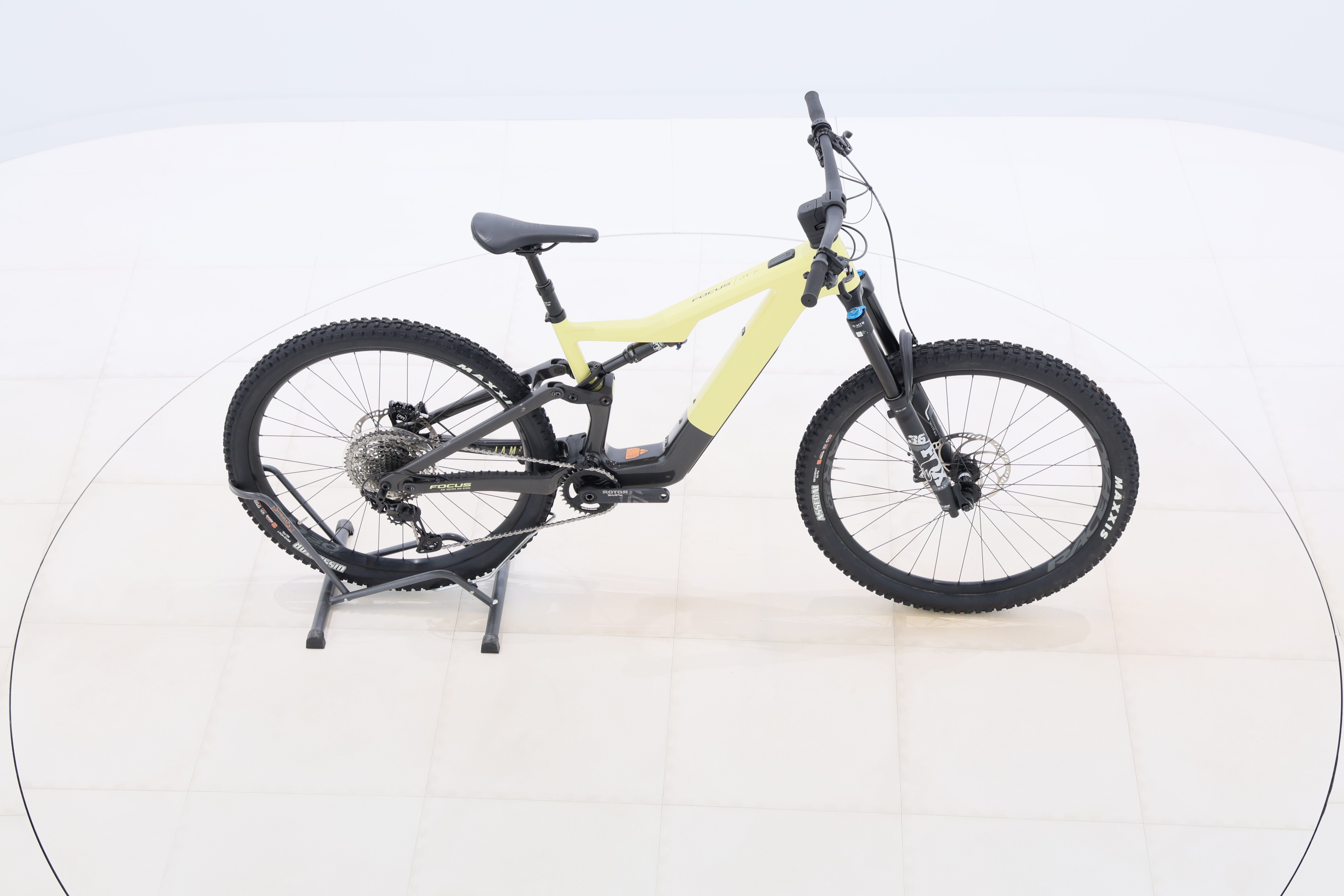 f30bf12c-67d2-42ae-8726-28364e2dd6d7