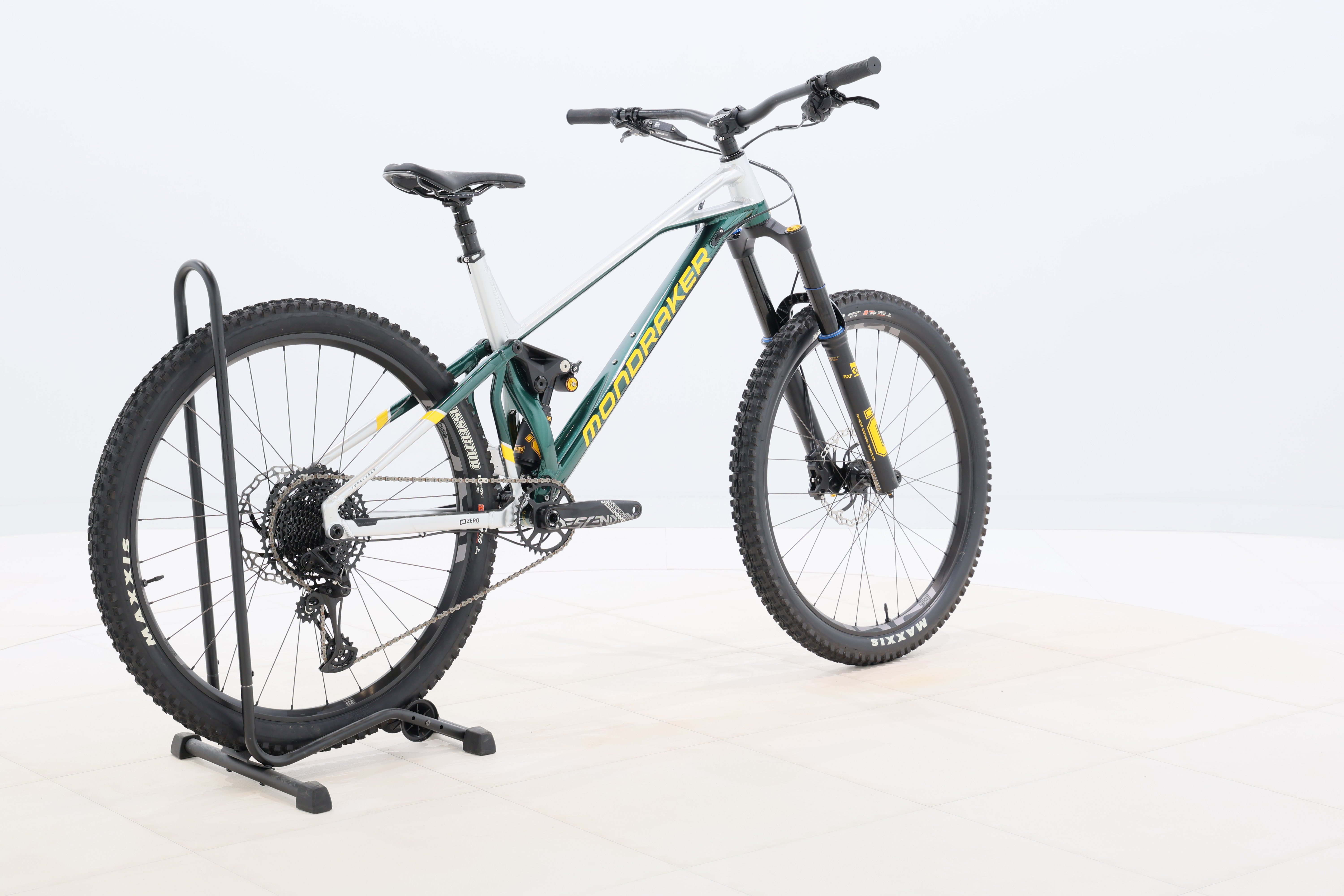 9e318633-d278-45d7-8eff-4aa86e37223b