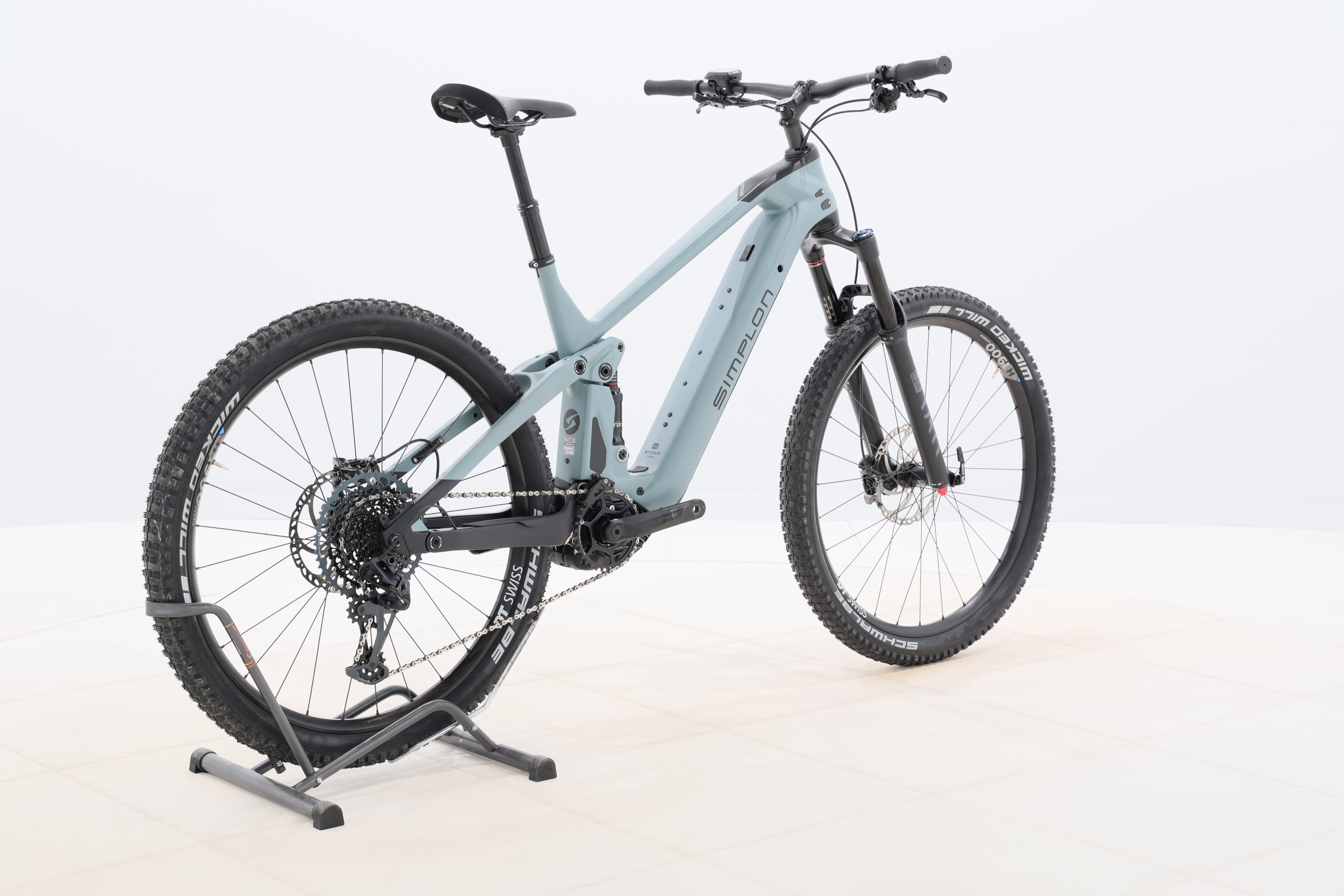 295c541b-8b57-40a3-9db7-aec4240a27bd