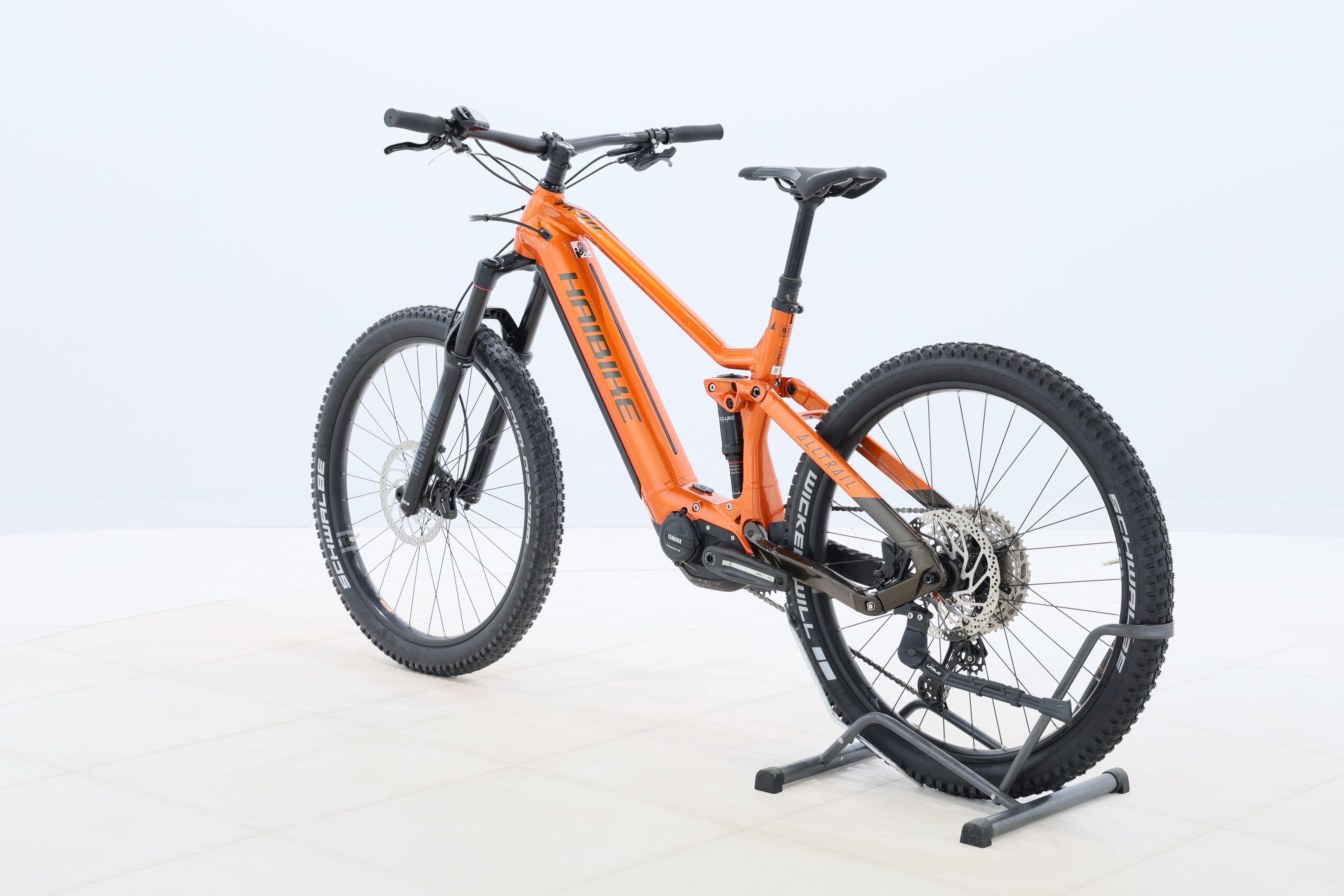 13e664f4-df14-48da-8c18-f18202a4b1e7