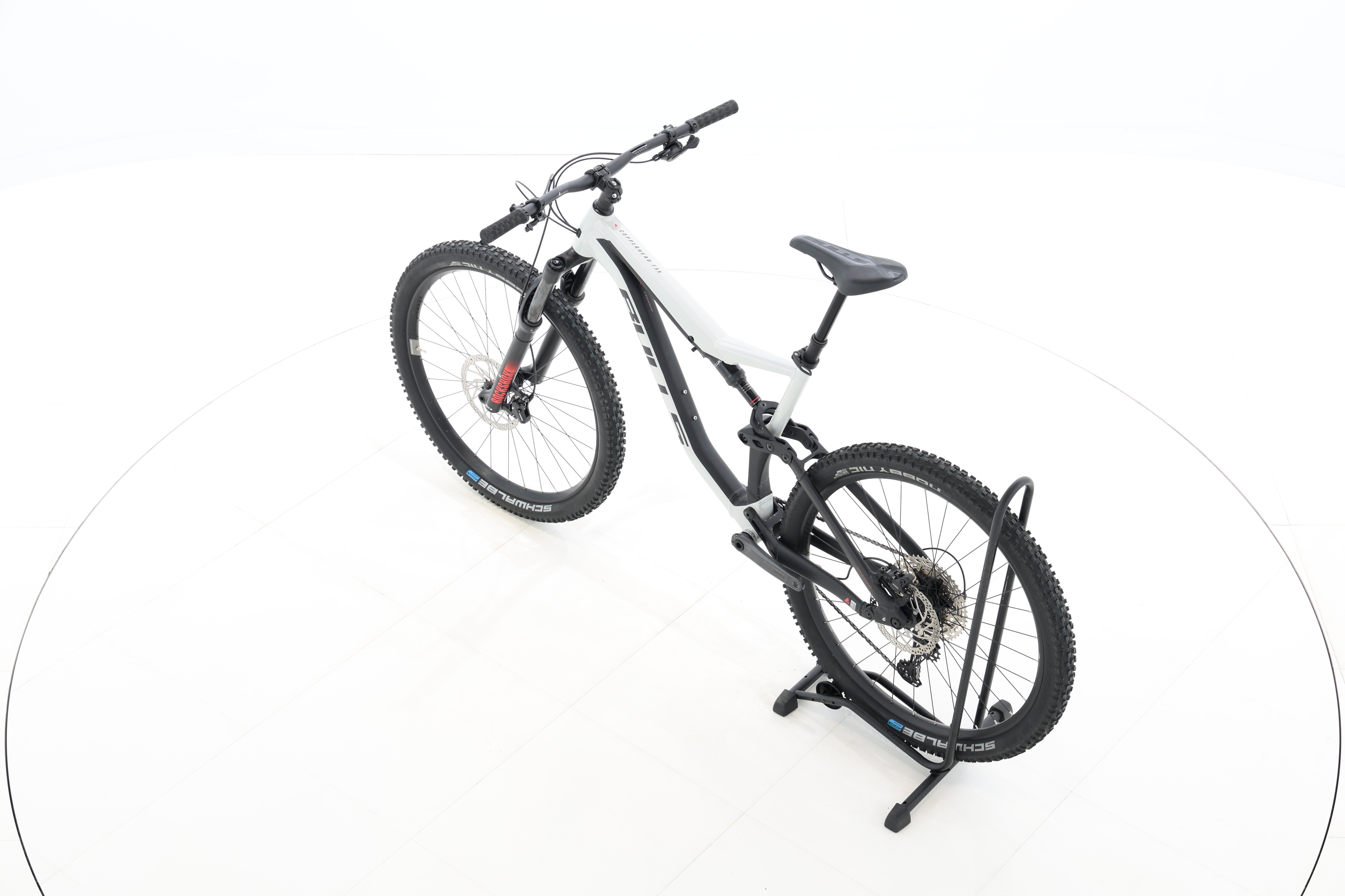 aa84c80e-e76c-4f20-9ef1-f69fa25e2336