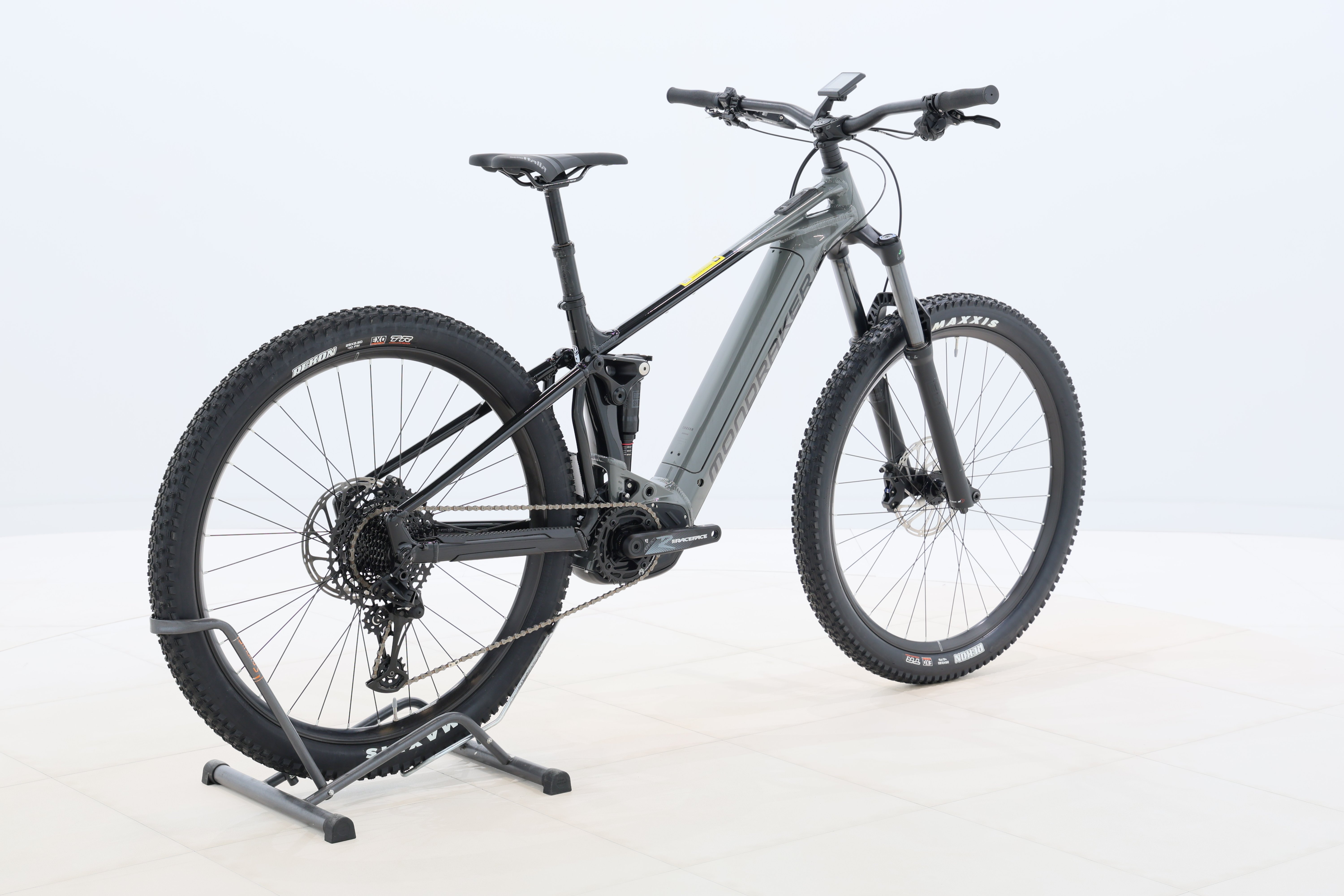 c3c9350d-ef14-4d88-b0ef-a233a6e7710e