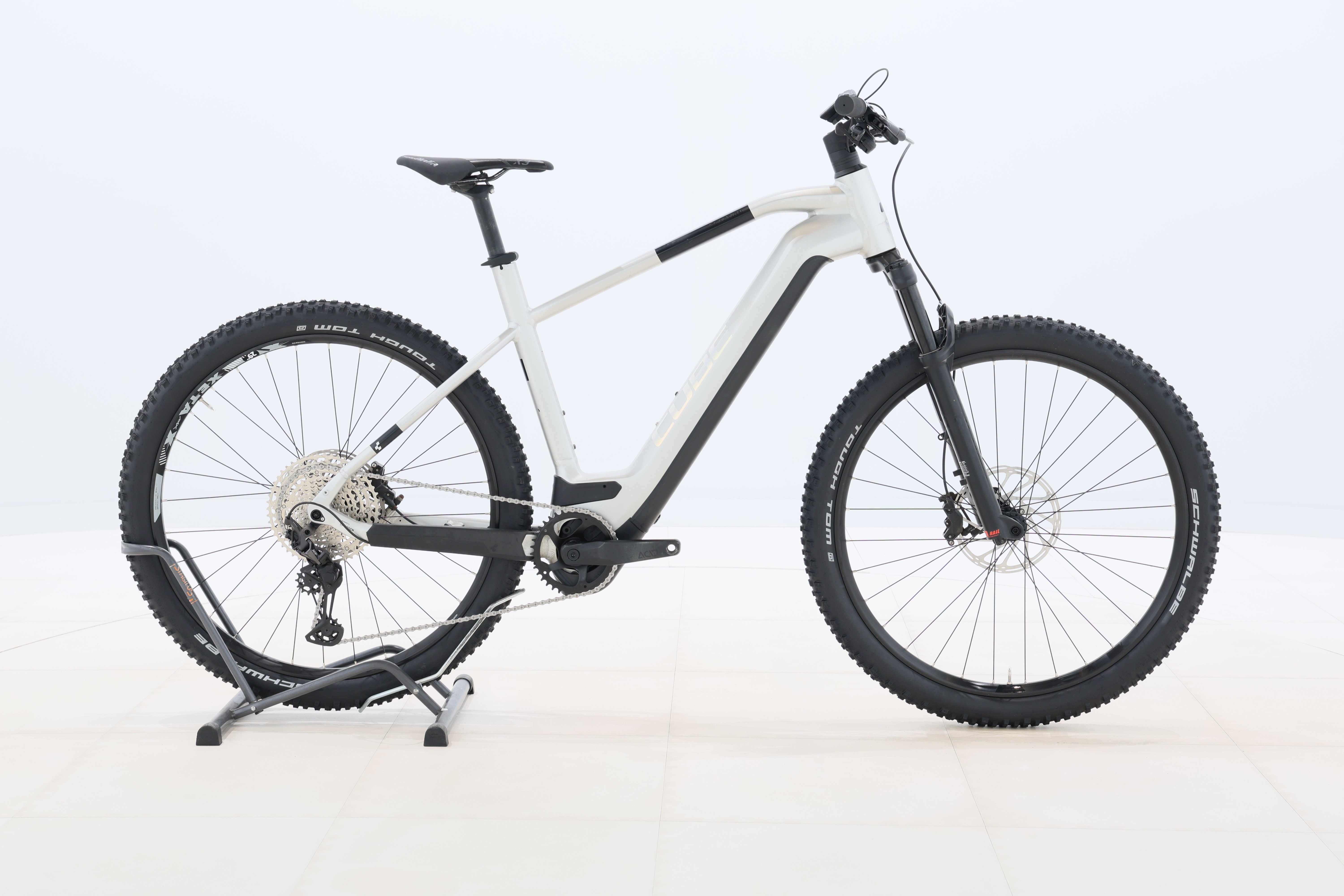 b20ef81b-c400-4c63-a309-5c96fe38114a