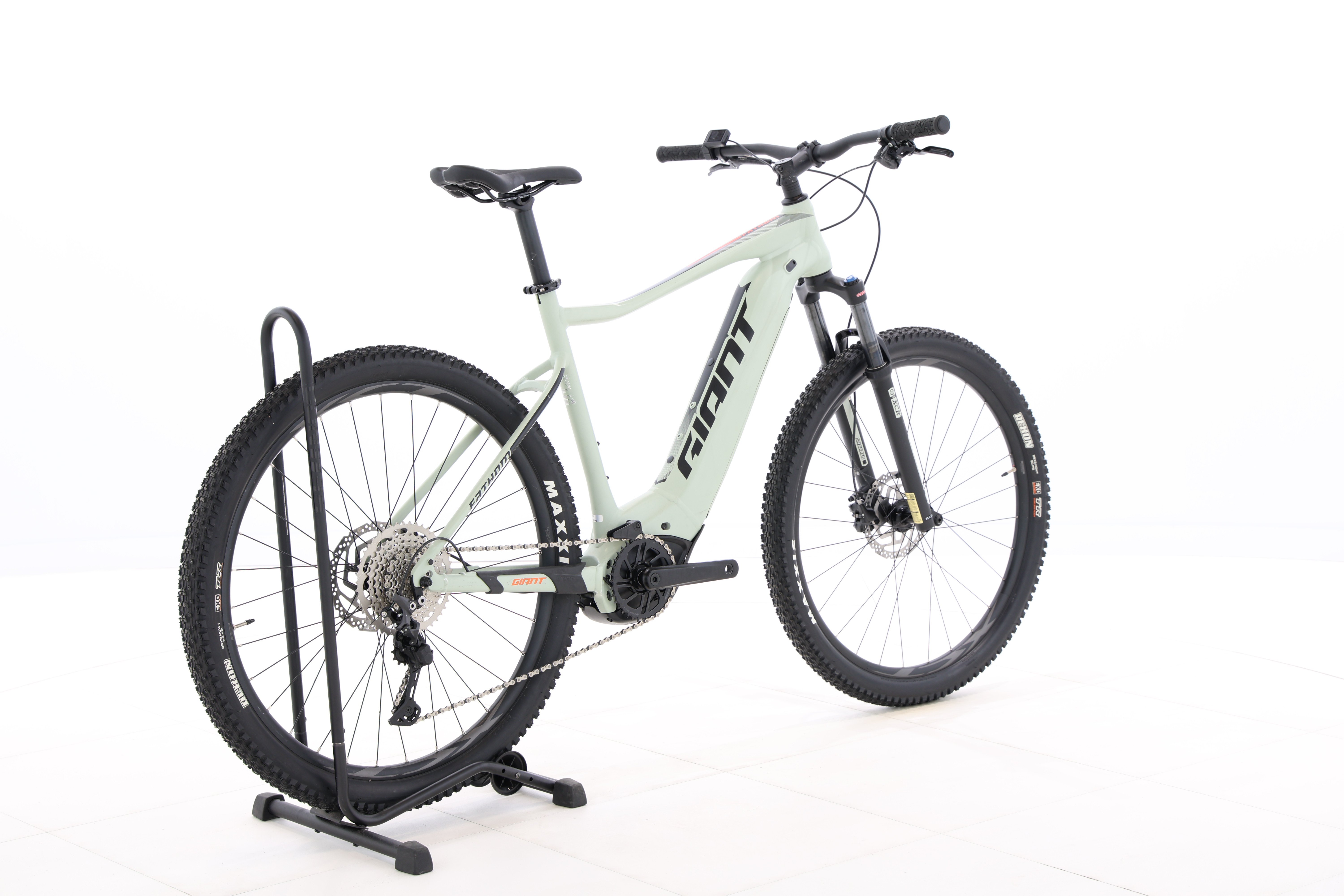 d9b47906-4832-4a2b-8f3e-6b94dd7e2d91