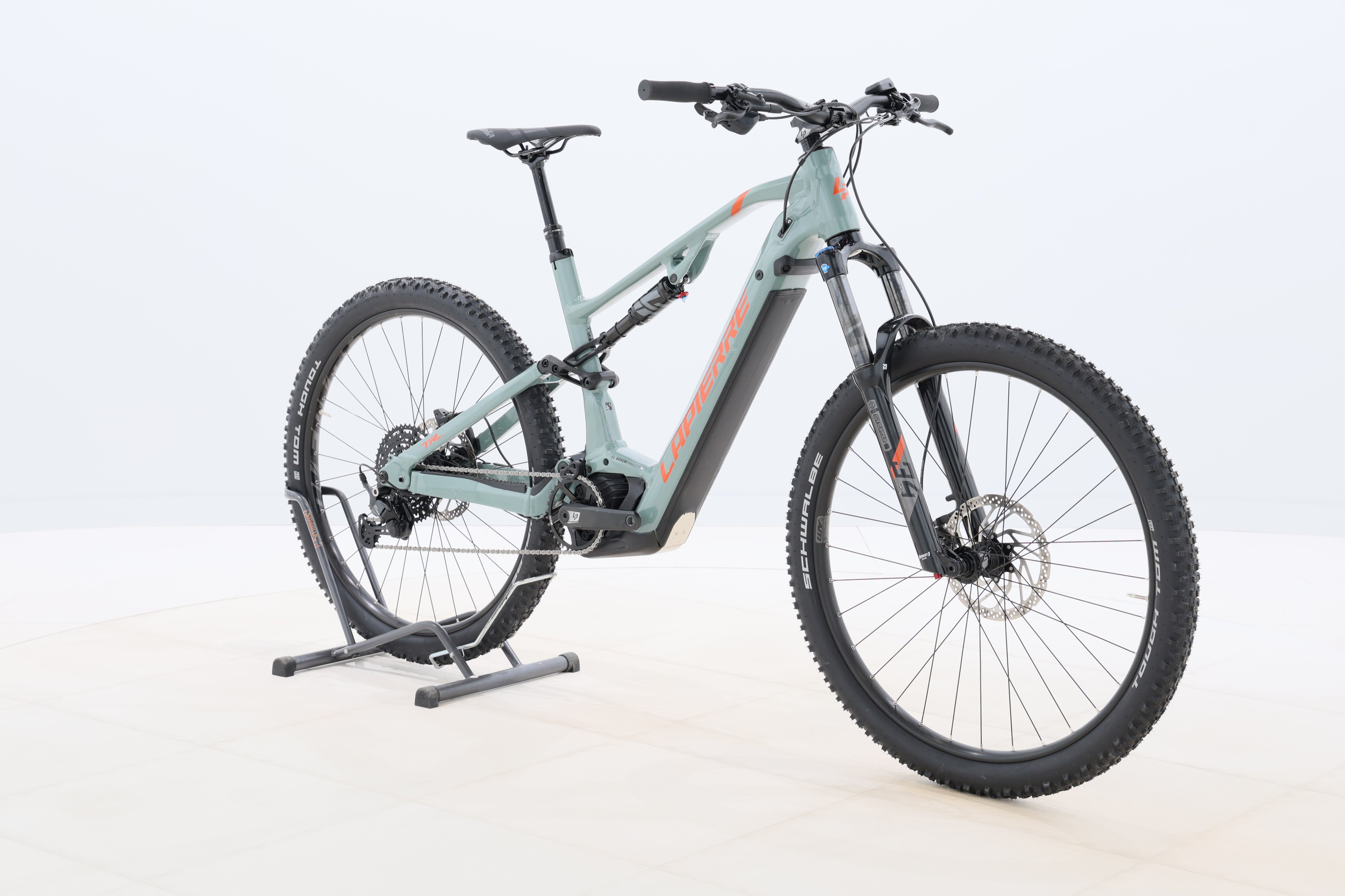 8e0fd50c-1890-47db-a6f6-a0f49443886c