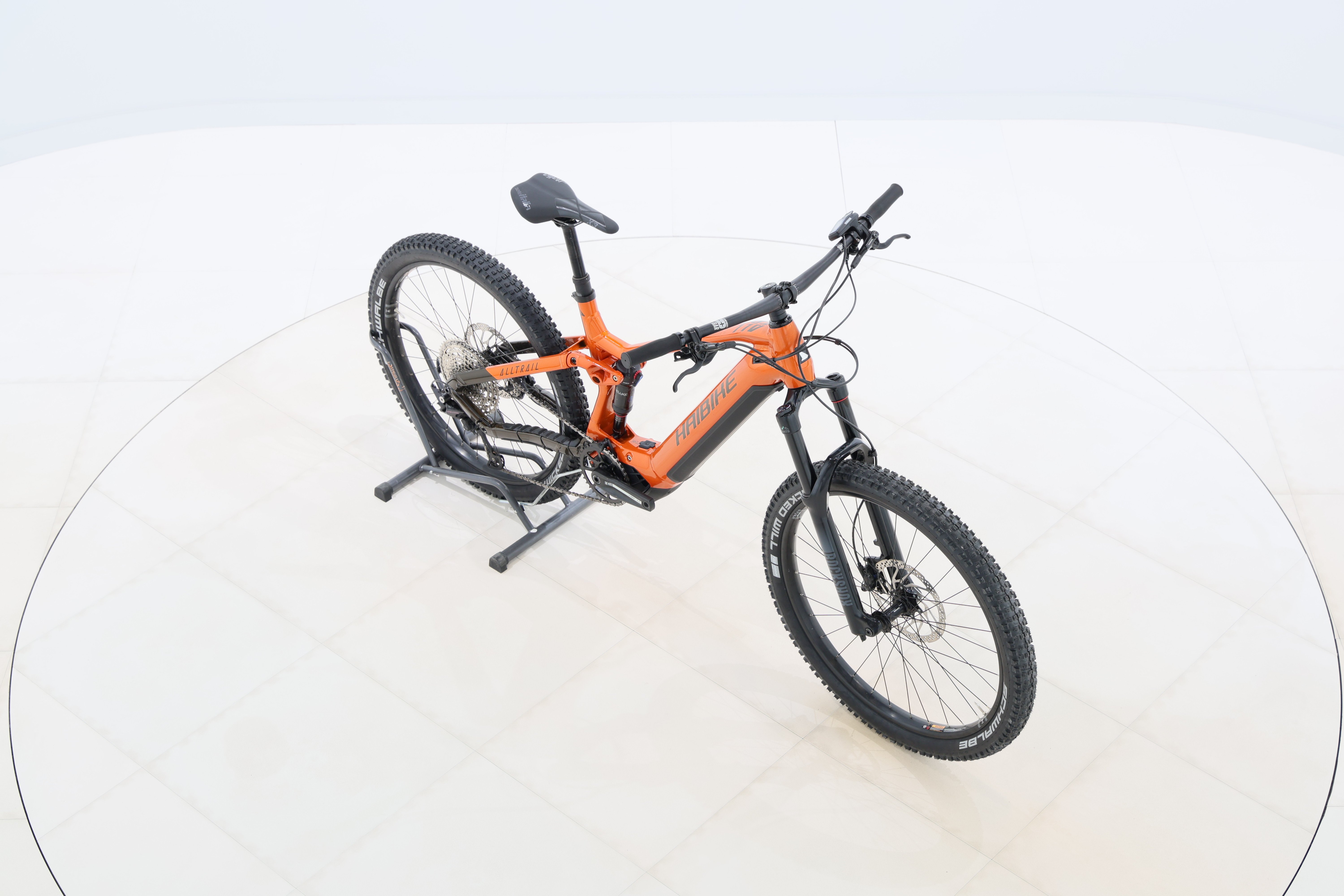 13e664f4-df14-48da-8c18-f18202a4b1e7