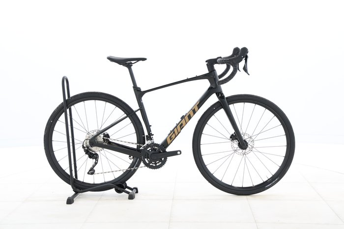 Giant REVOLT ADVANCED 3 2024