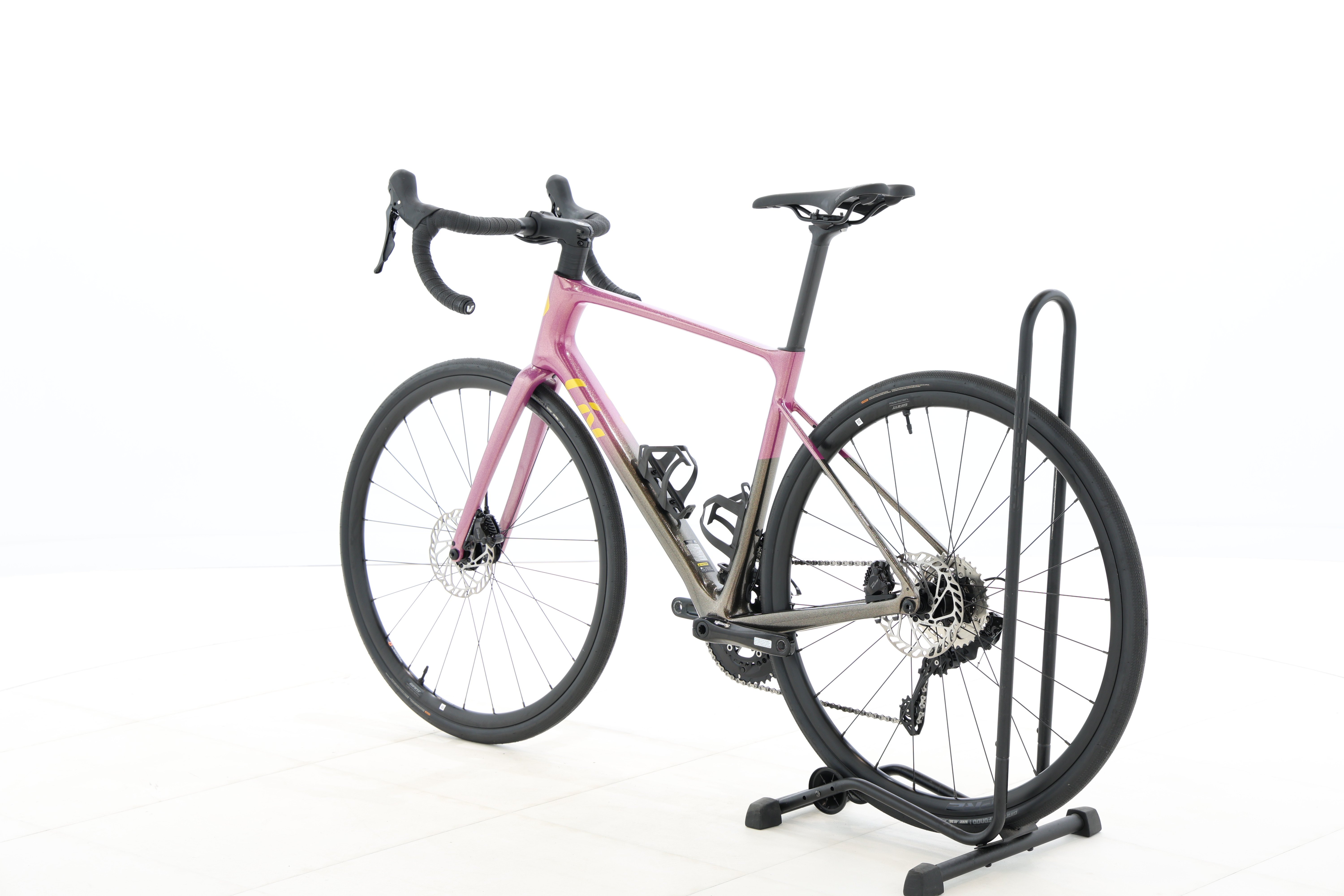 7b97bd27-326f-4aa9-b2c4-446727f2926a