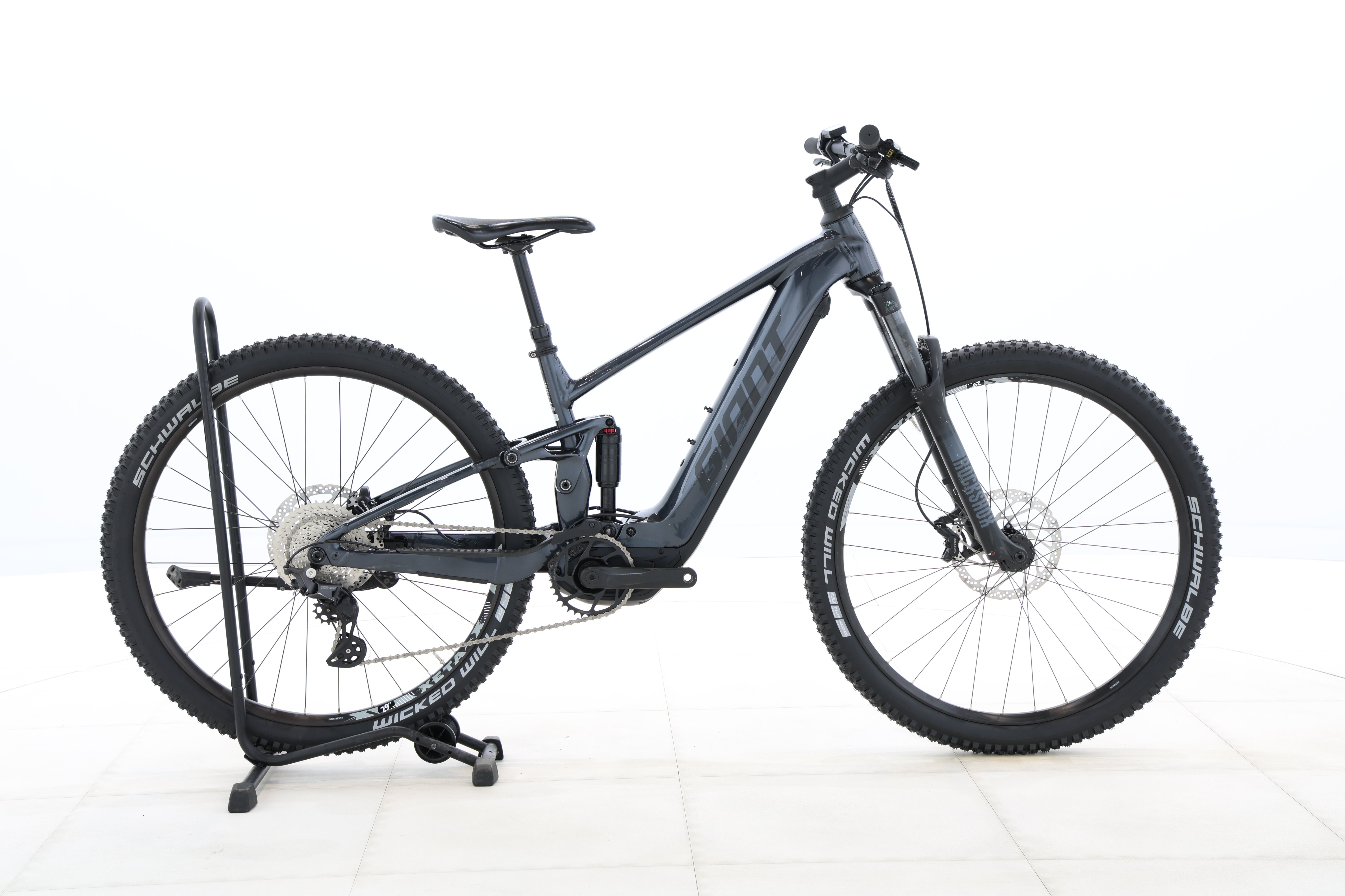 adf5773f-5ba3-4baf-81e3-6e0214df93a5