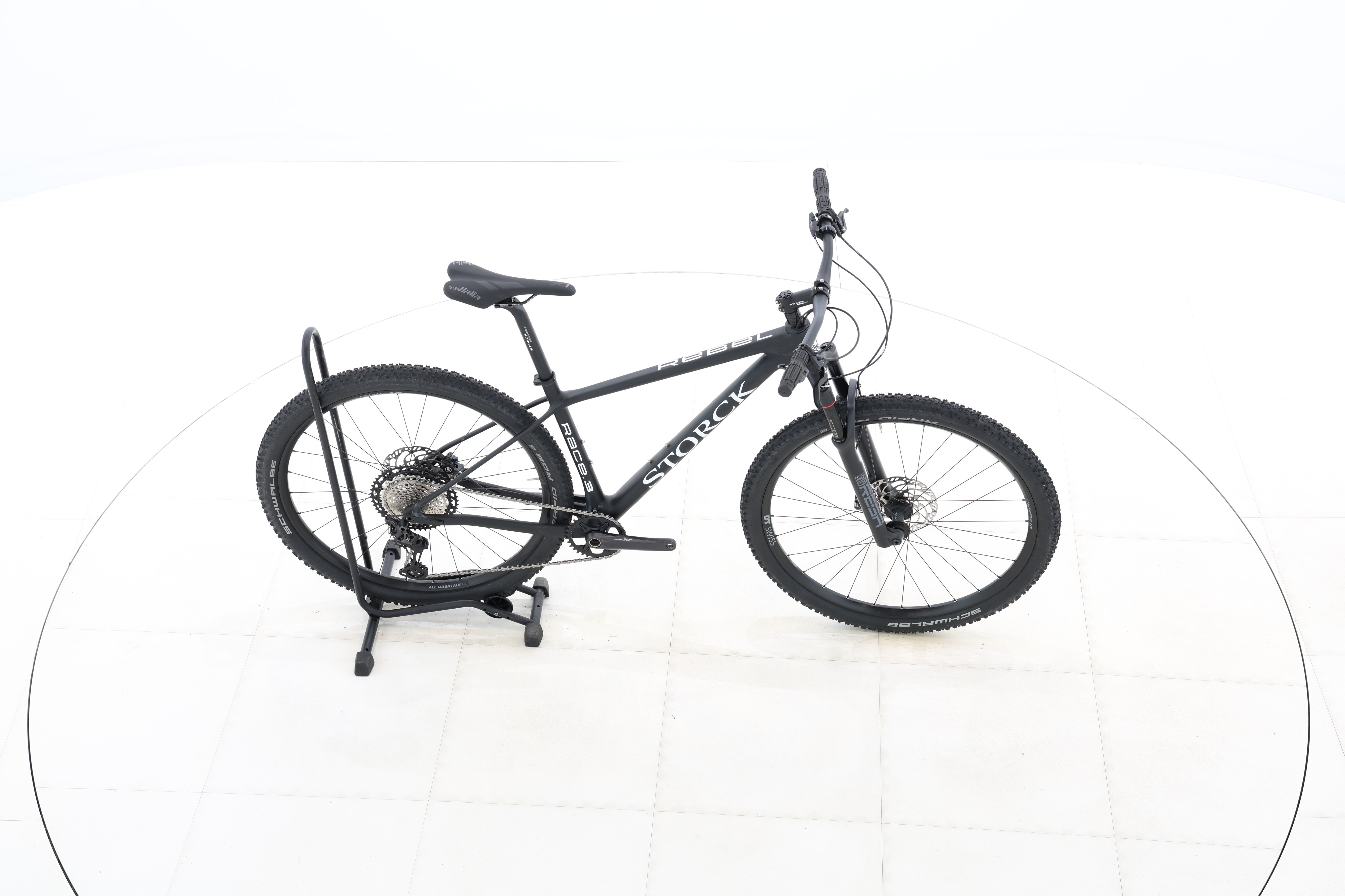 d18e8d93-40dd-4661-8382-caa751ad87b4