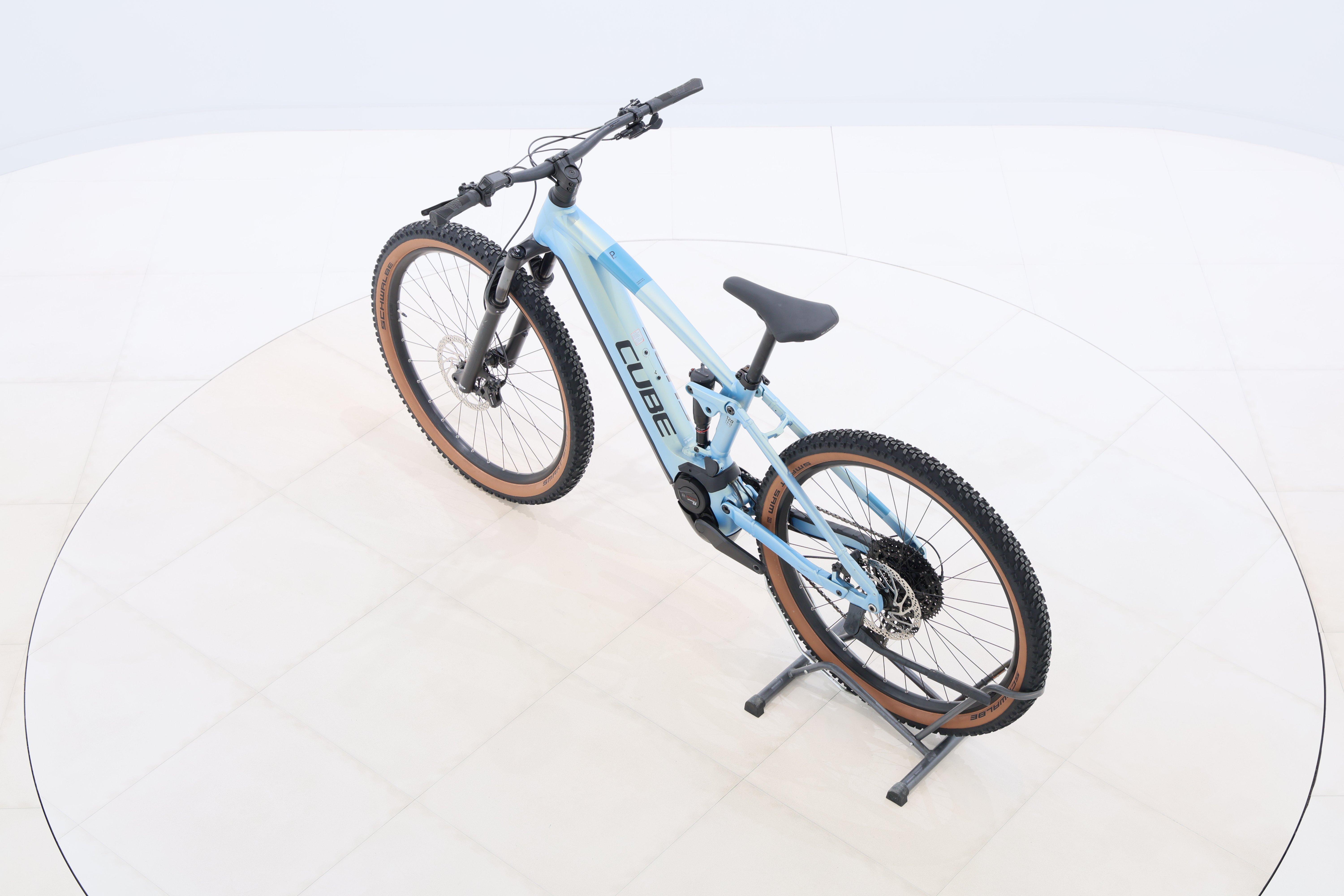 fe8778f3-a60b-4999-a104-fc5275bf1e7d