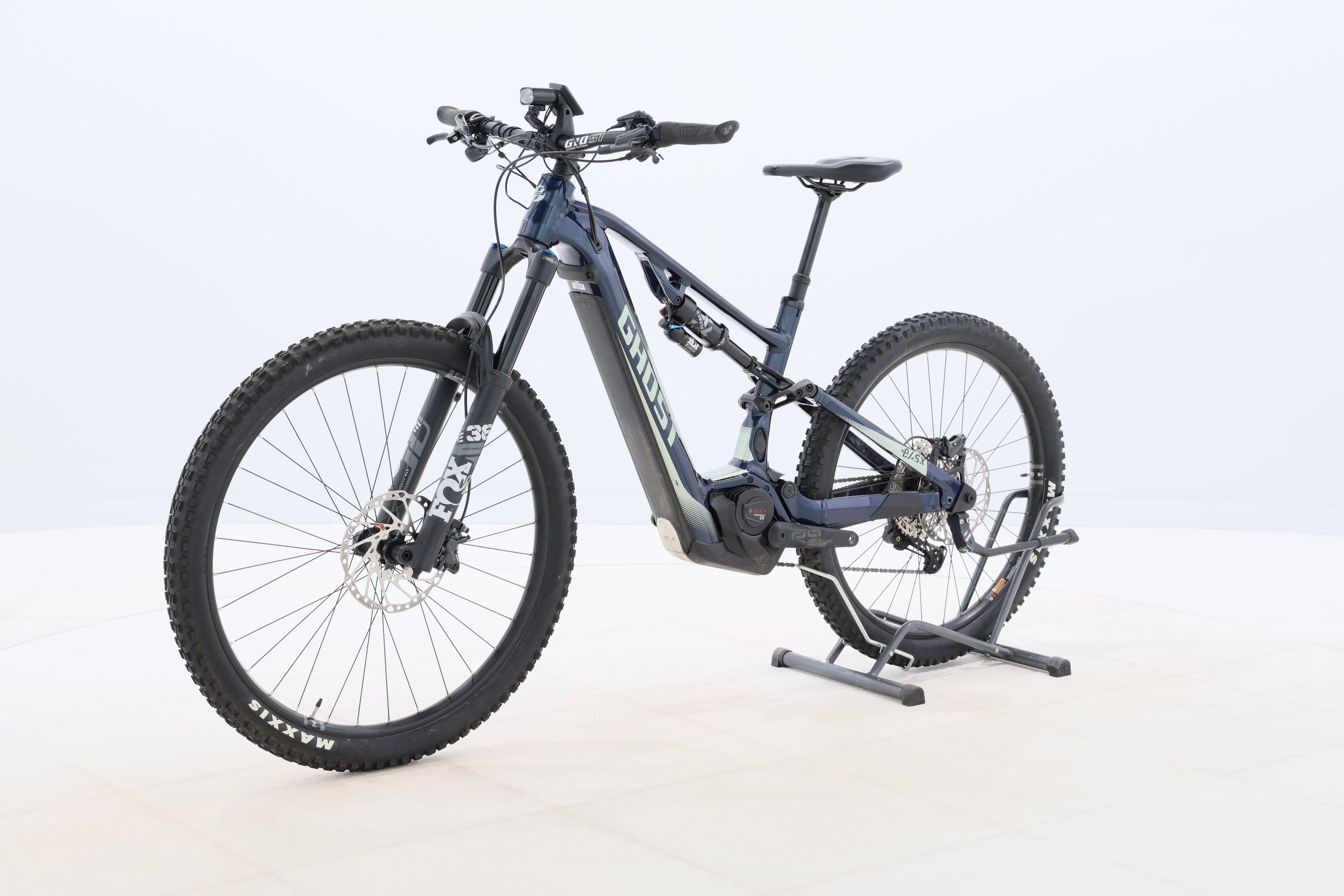 aaeb72b4-8542-4d4e-b3da-8b6a1d63b637