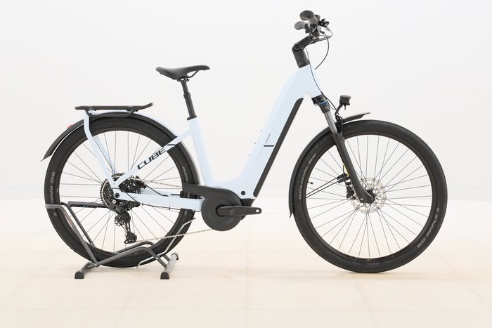 Cube Kathmandu Hybrid ONE 800 2025