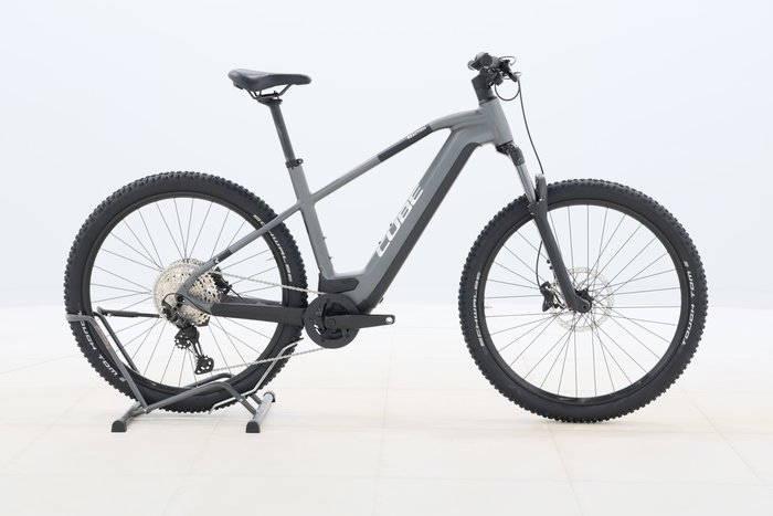 Cube REACTION HYBRID RACE 625 2023