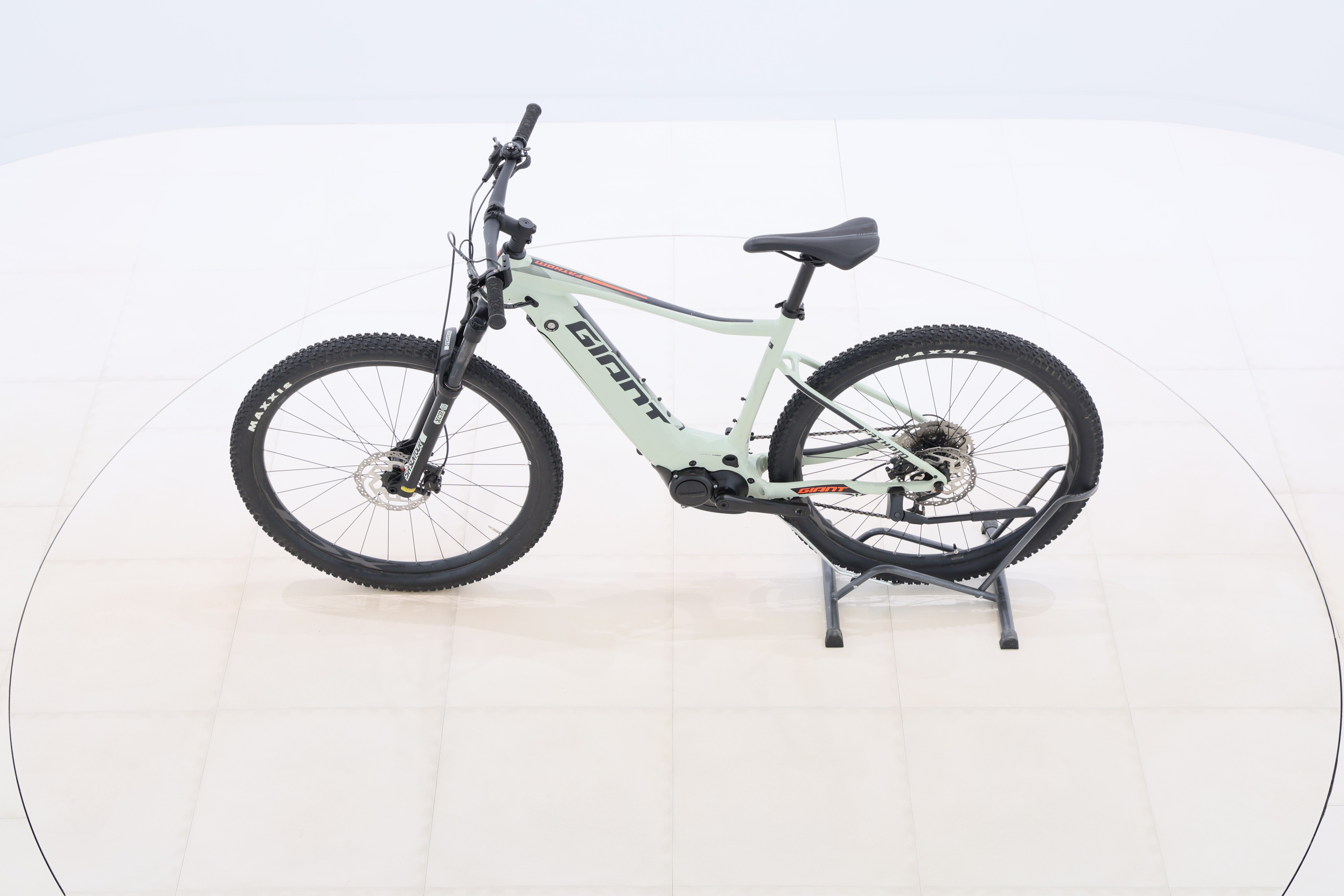 f4e1a2d1-f082-4e63-8781-dadbda0d61cd